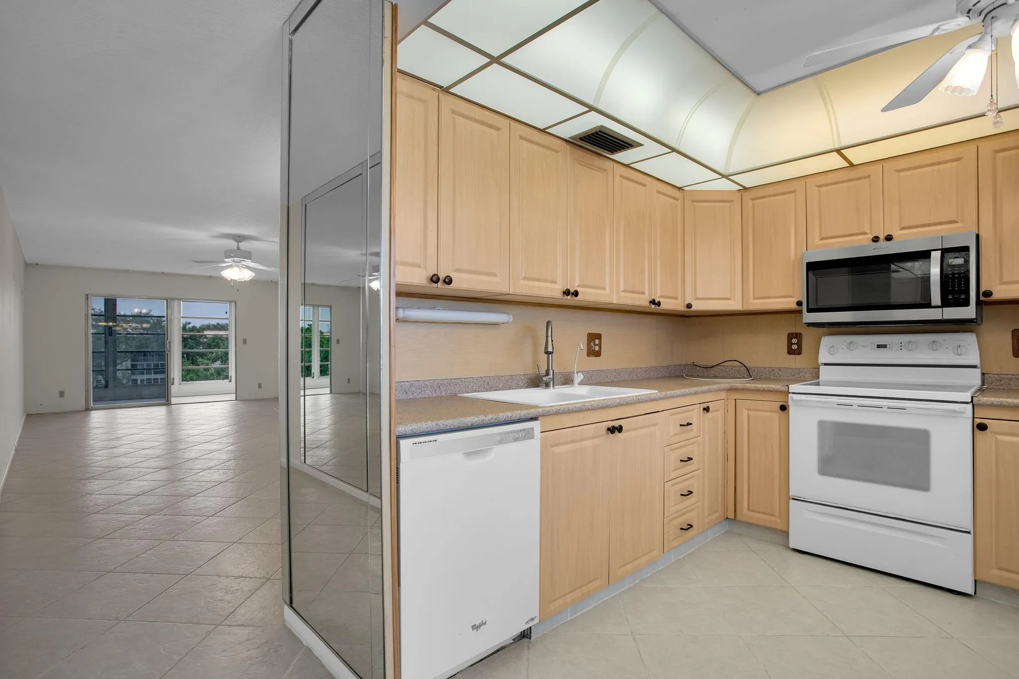 2202 Lucaya Bnd, #D4