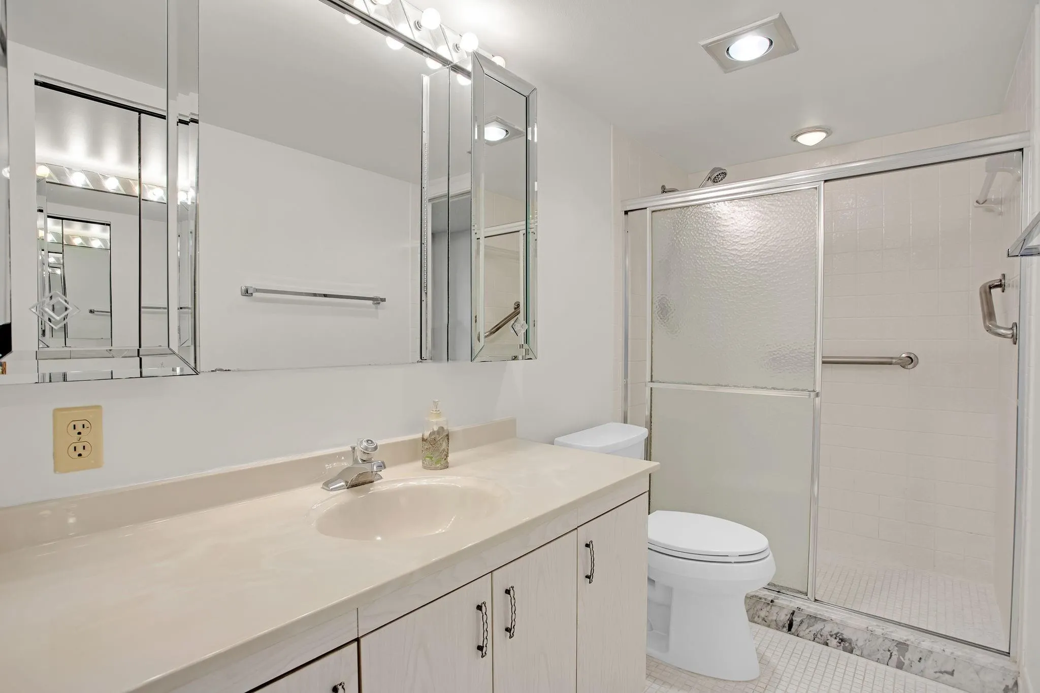 2202 Lucaya Bnd, #D4
