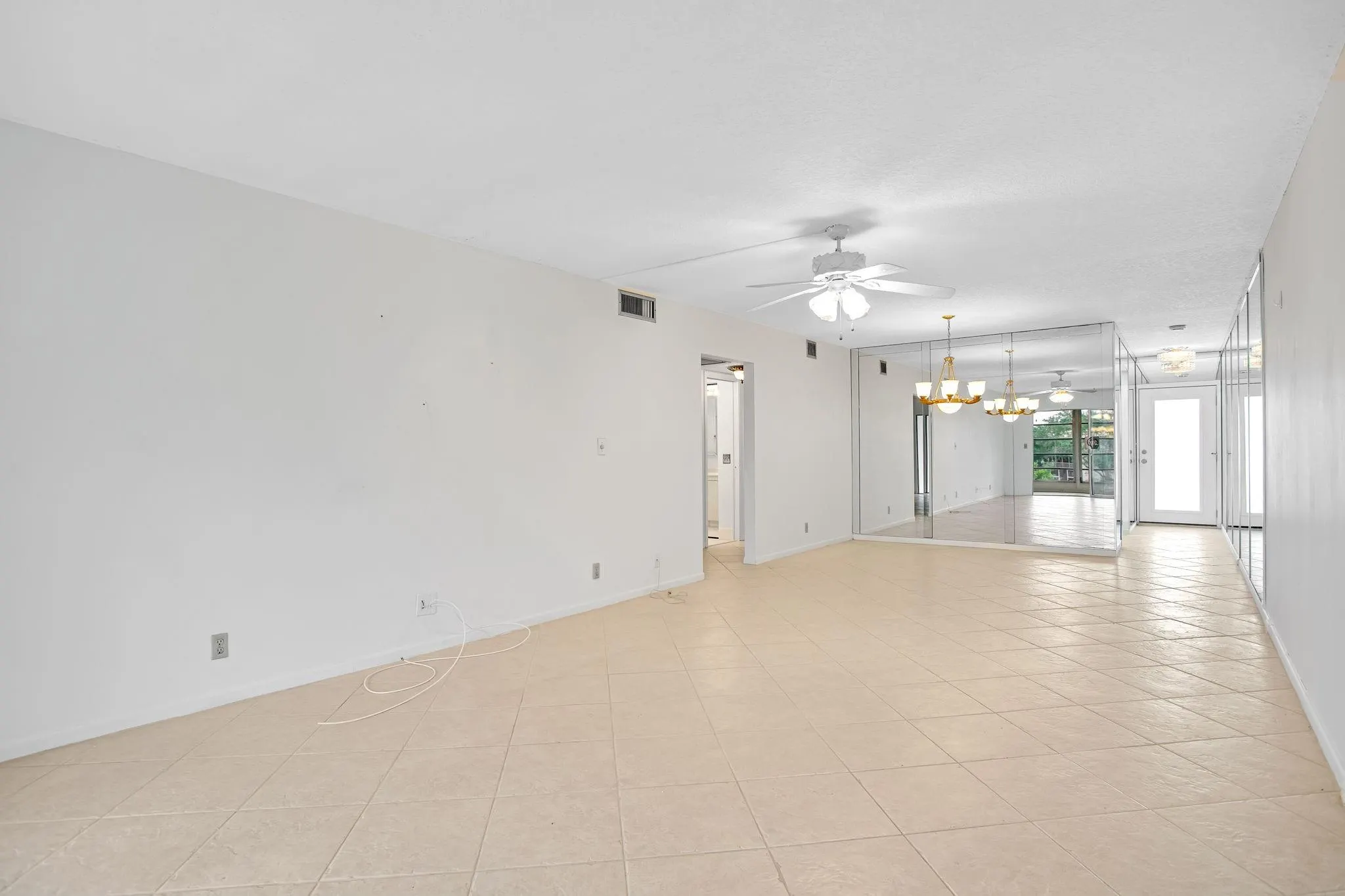 2202 Lucaya Bnd, #D4