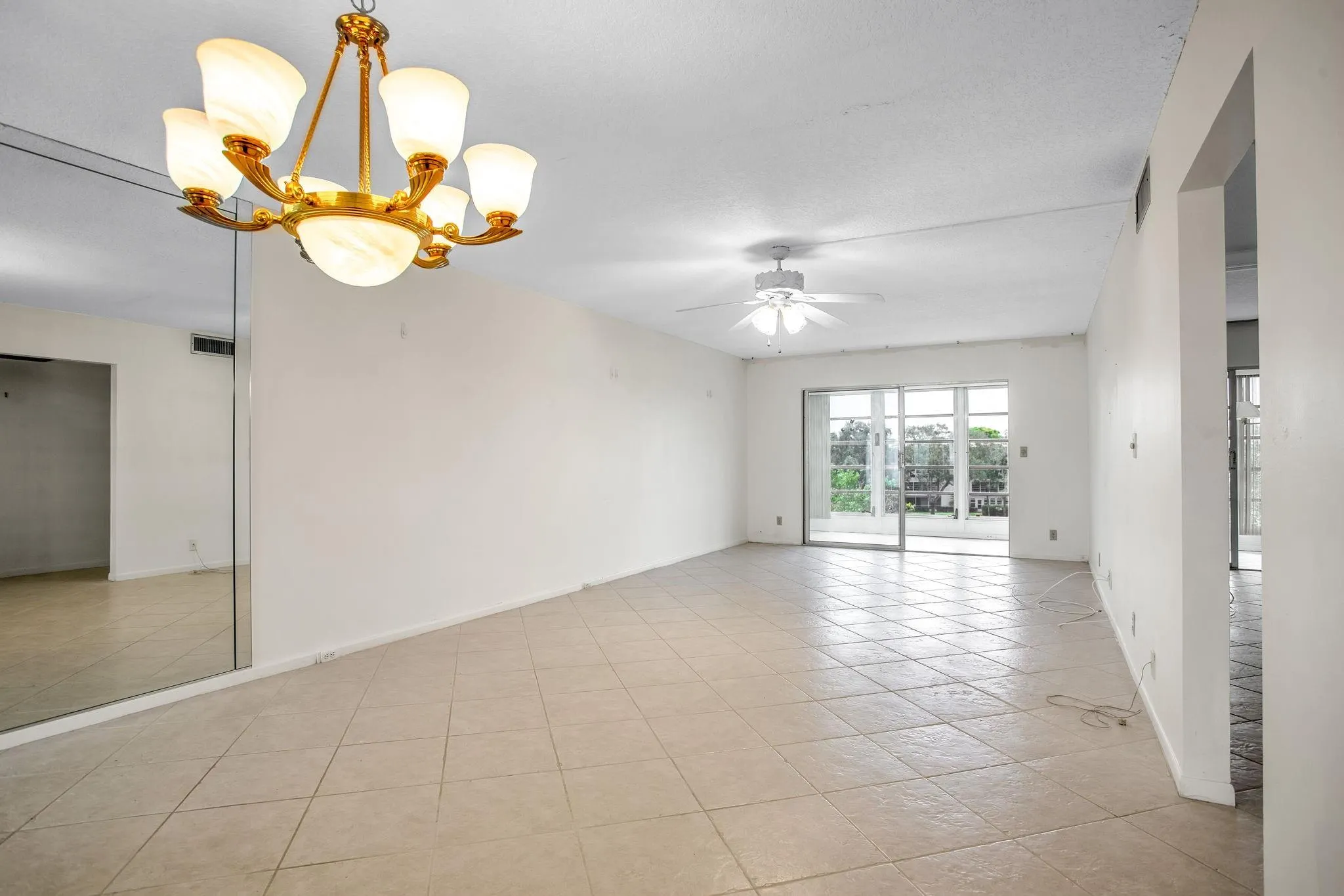 2202 Lucaya Bnd, #D4