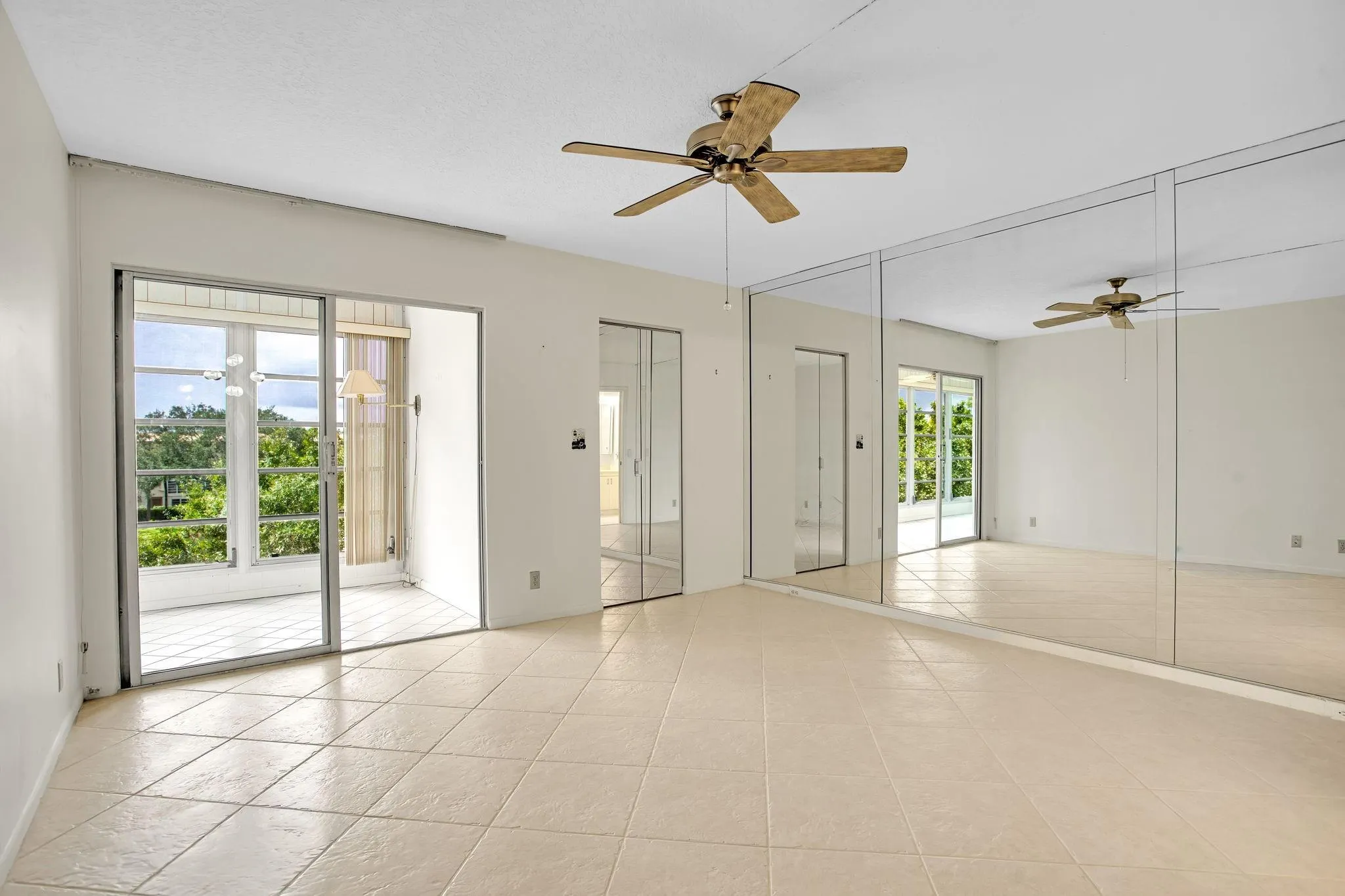 2202 Lucaya Bnd, #D4