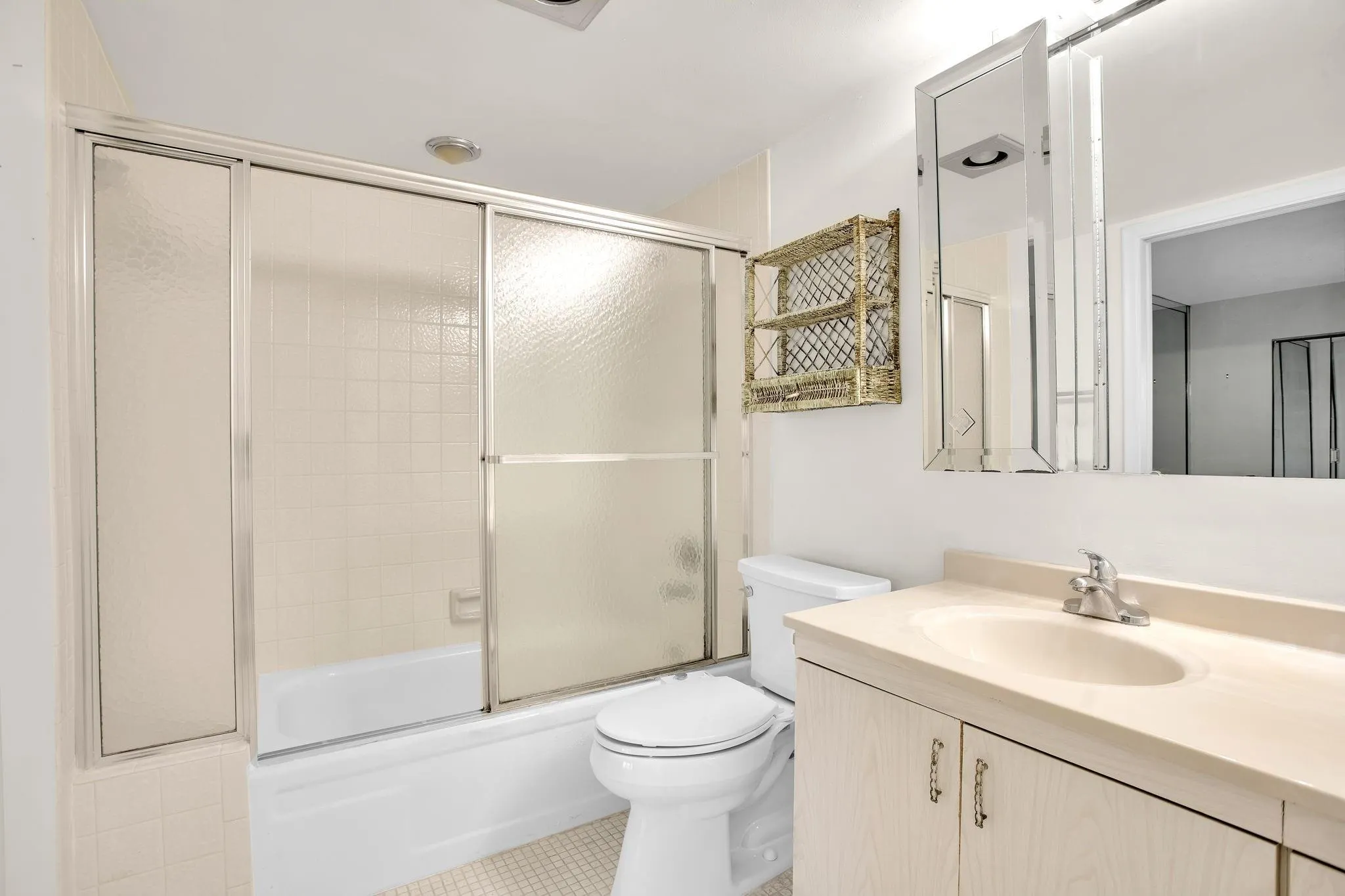 2202 Lucaya Bnd, #D4