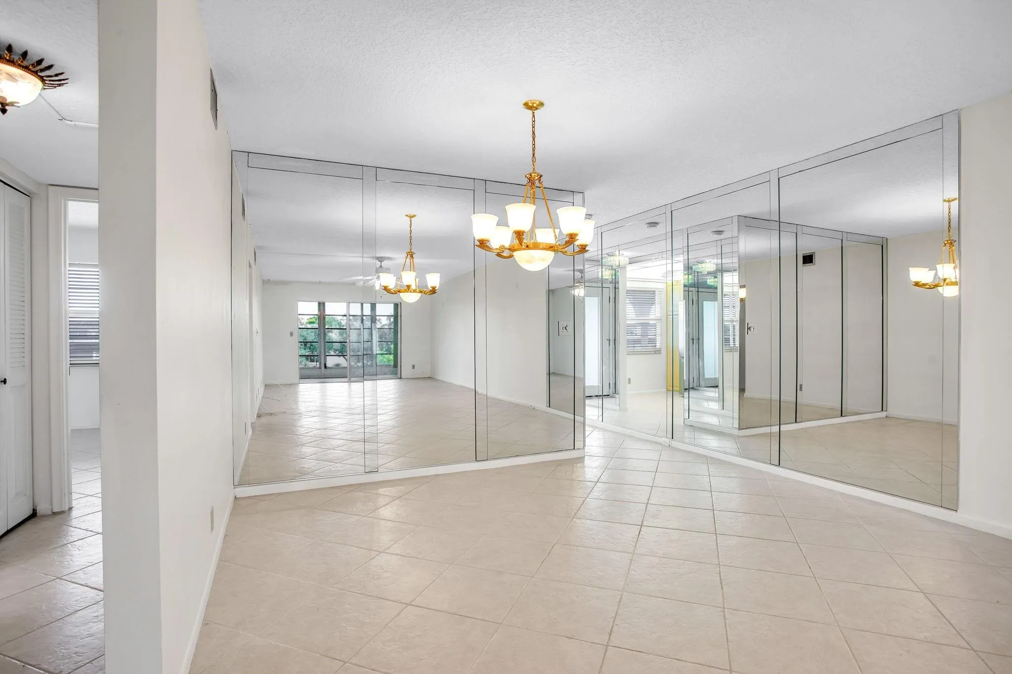 2202 Lucaya Bnd, #D4