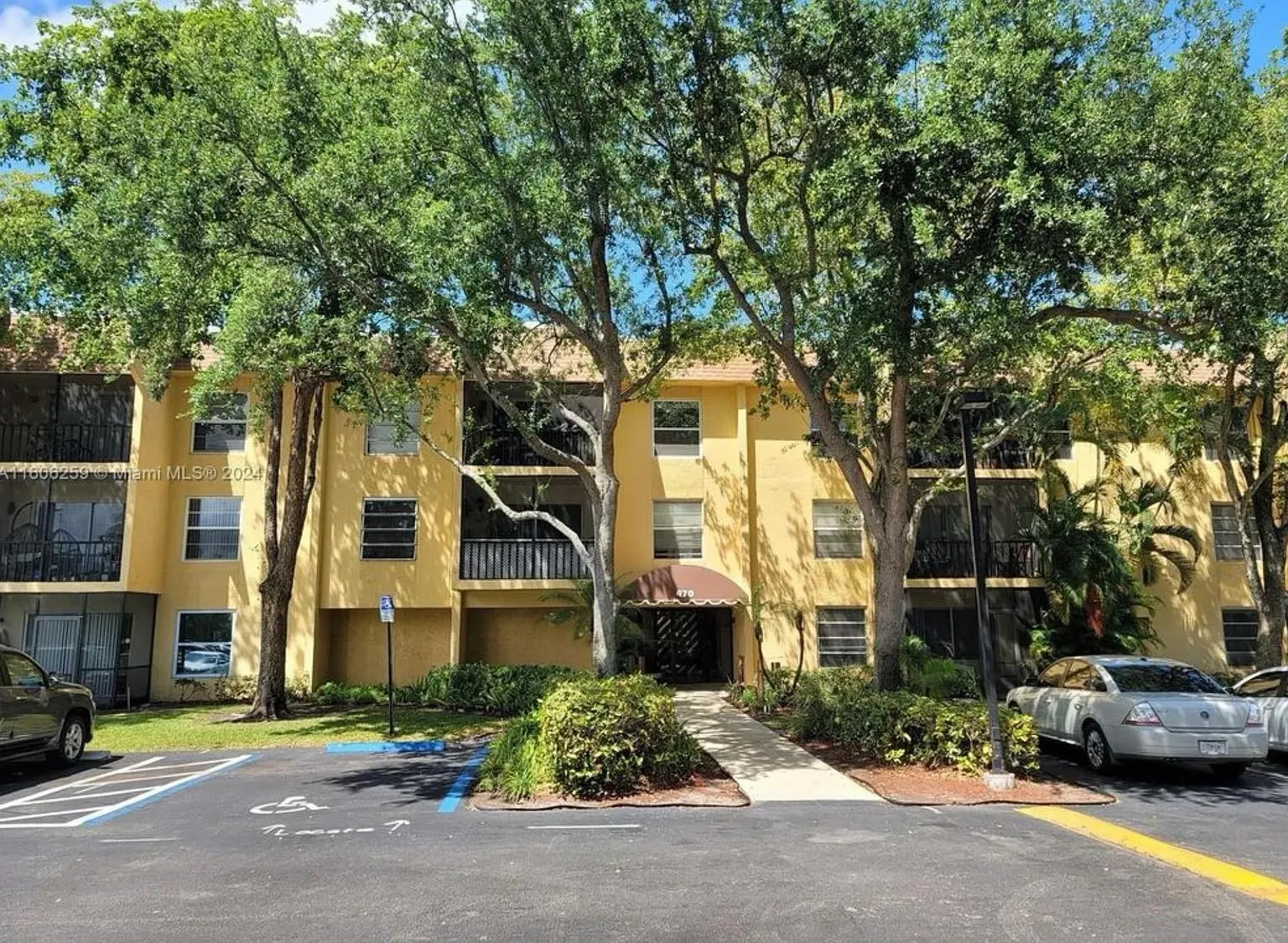 470 NW 20th St, #2040