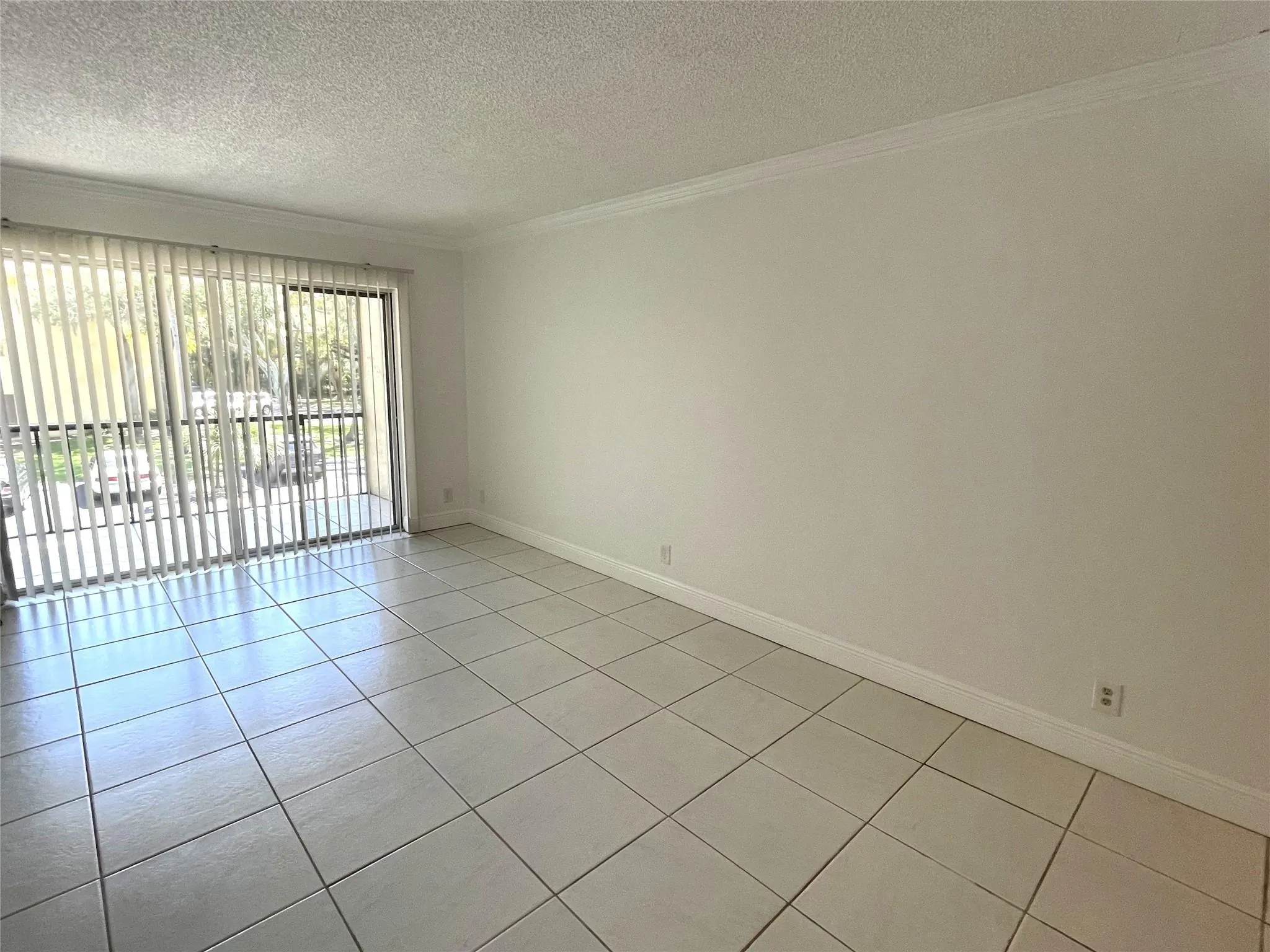 470 NW 20th St, #2040