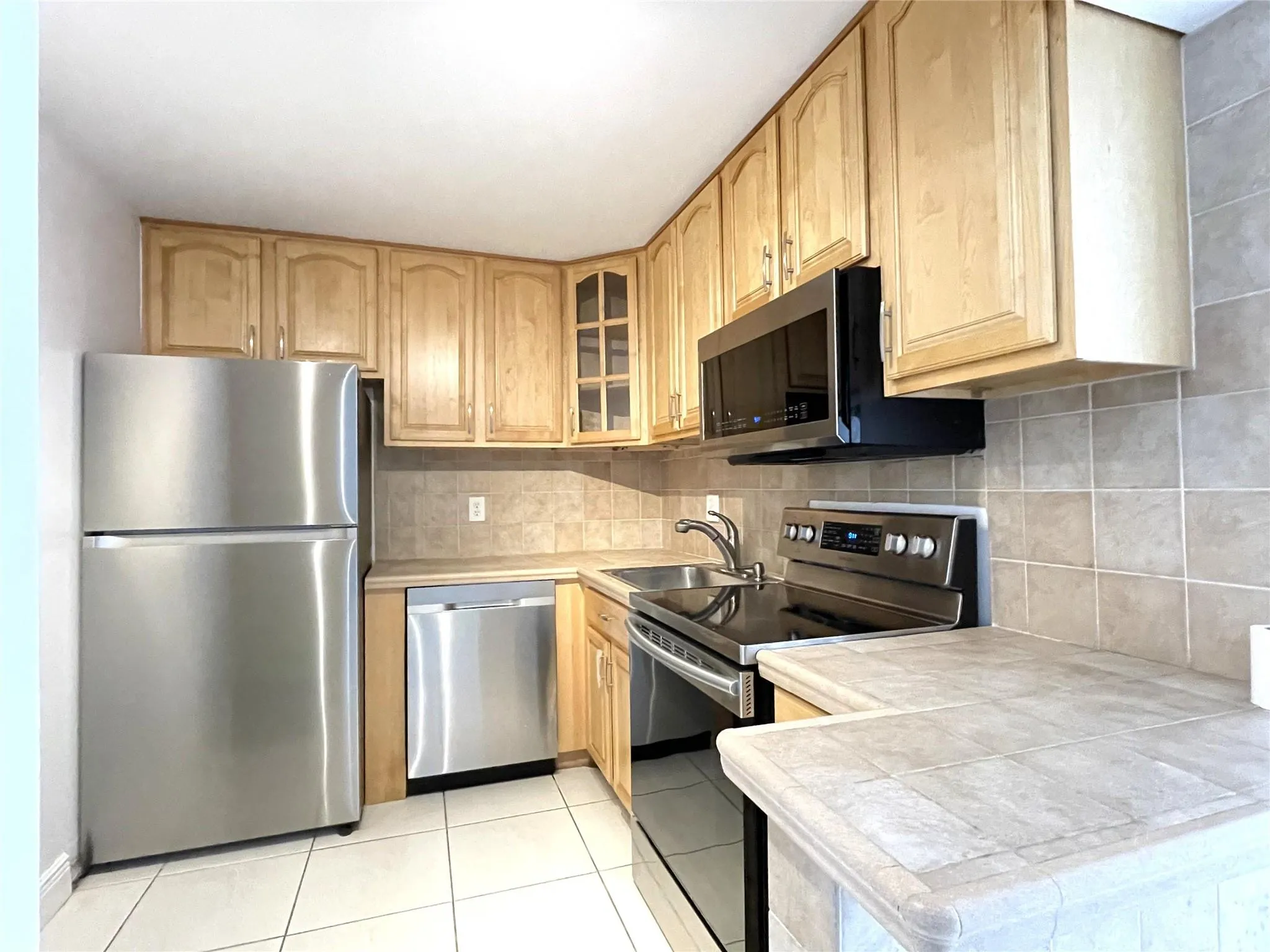 470 NW 20th St, #2040