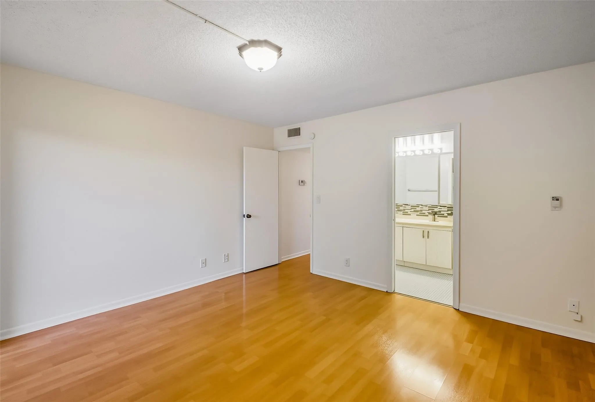 2404 Antigua Cir, #D4