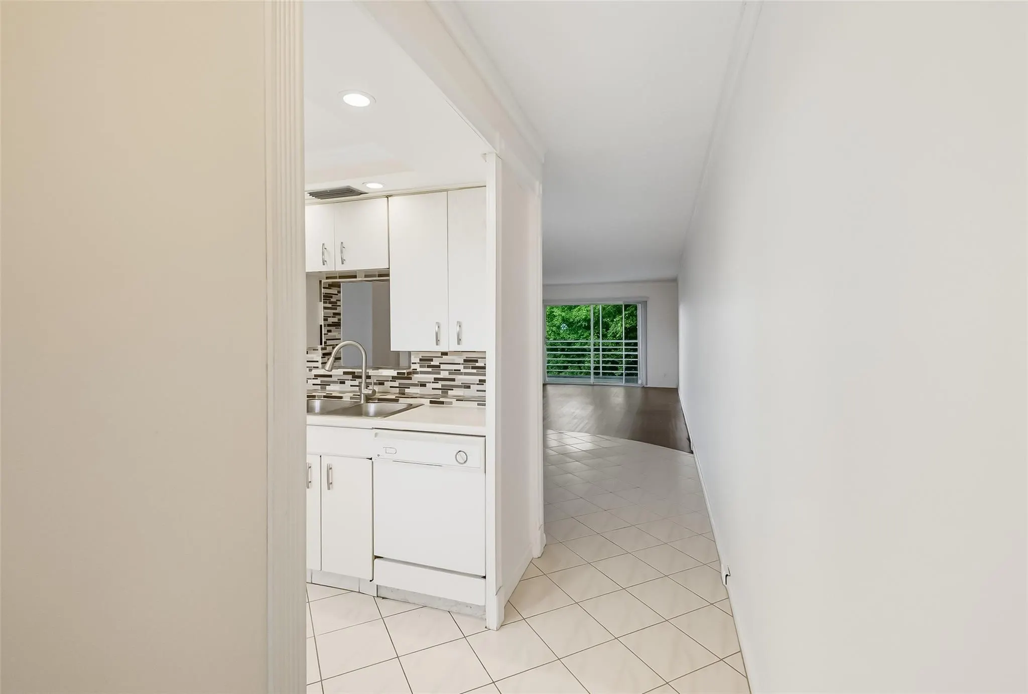 2404 Antigua Cir, #D4