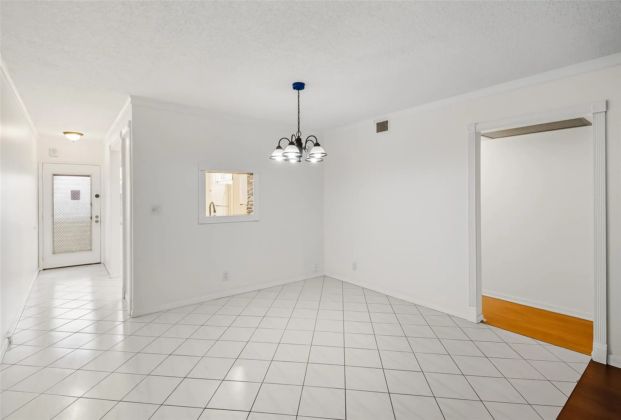 2404 Antigua Cir, #D4