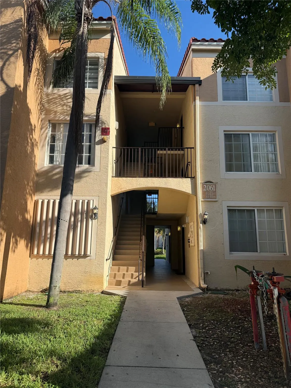 2061 Renaissance Blvd, #305