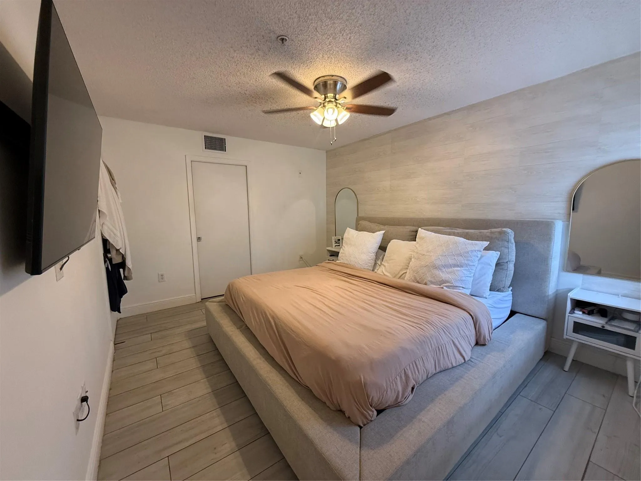 2061 Renaissance Blvd, #305