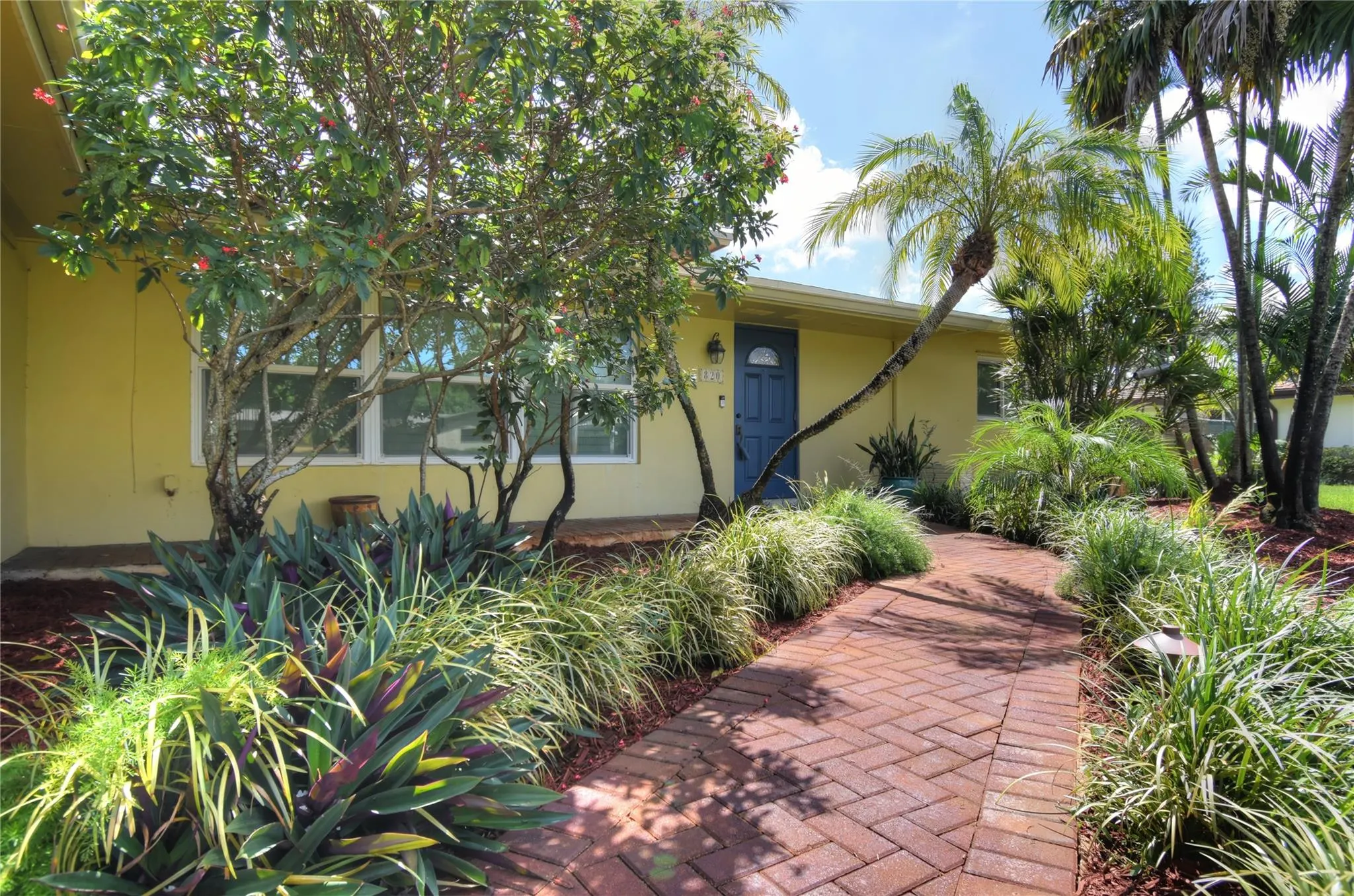 820 Alamanda Ct
