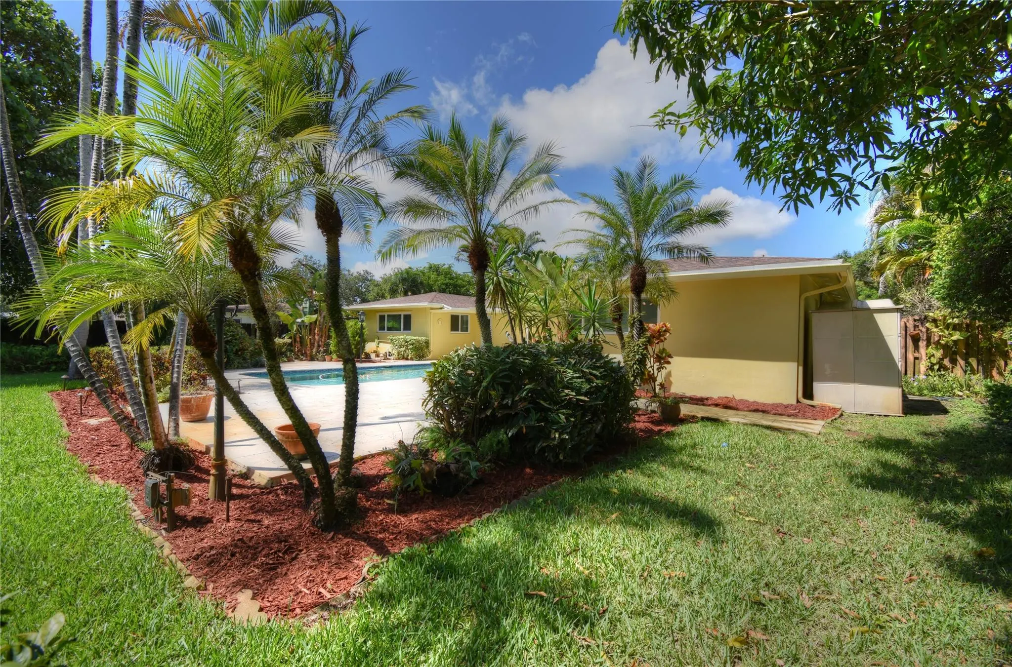 820 Alamanda Ct