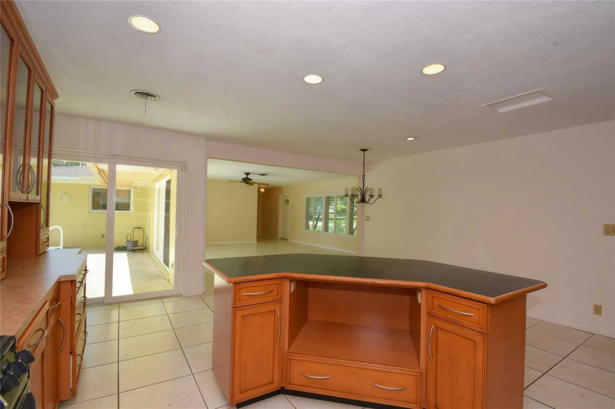 820 Alamanda Ct
