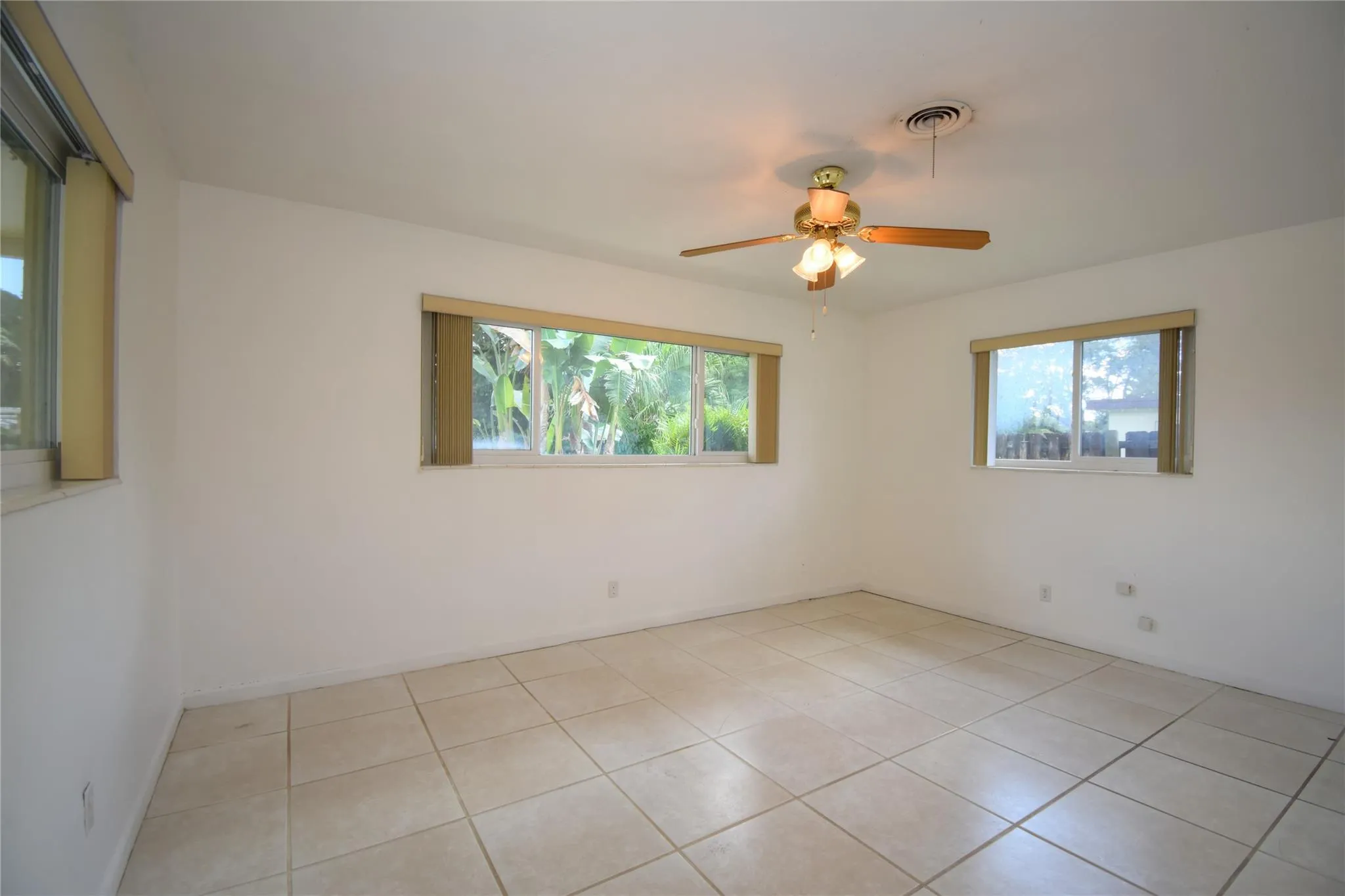 820 Alamanda Ct