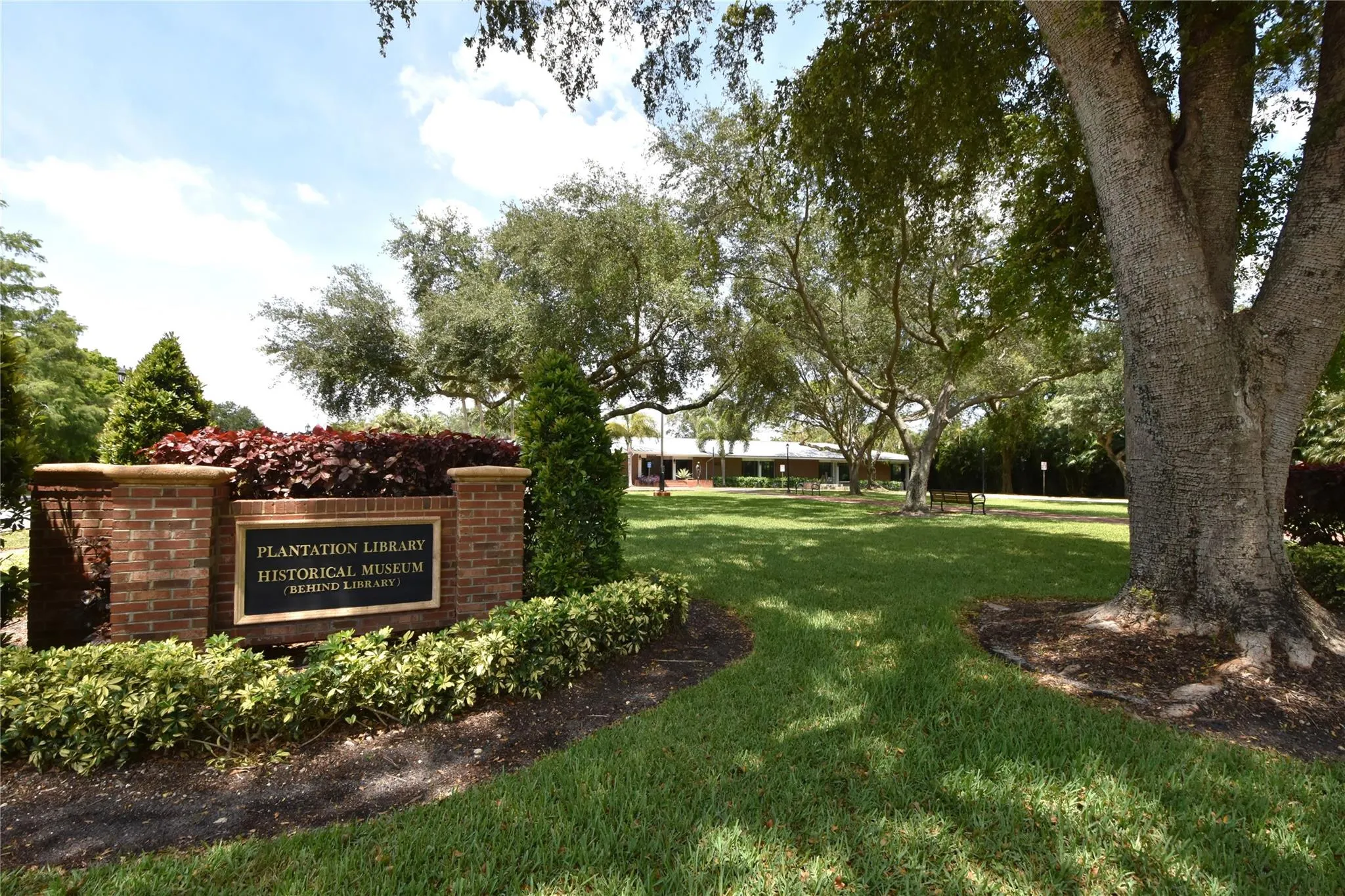 820 Alamanda Ct