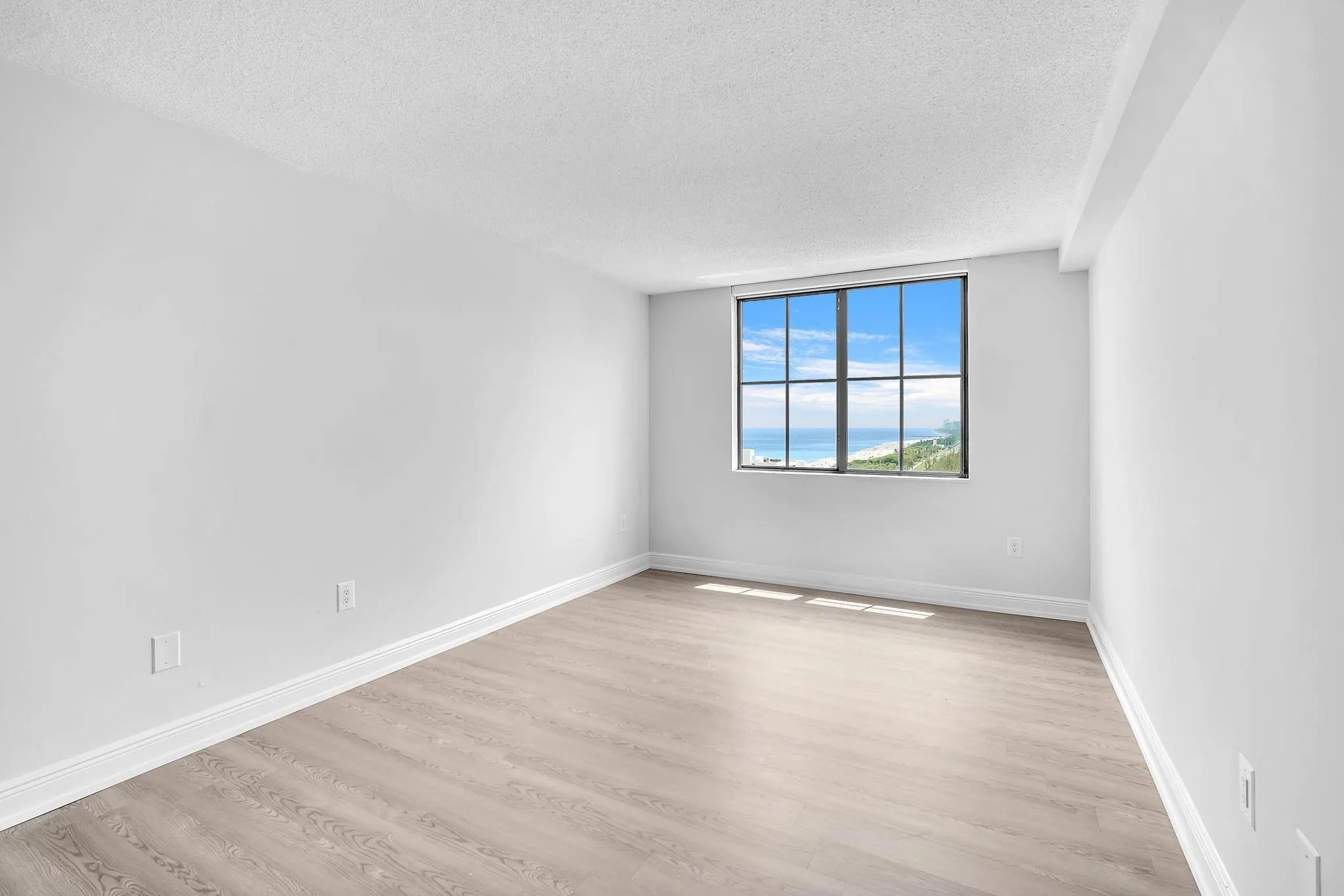 100 Kings Point, #509