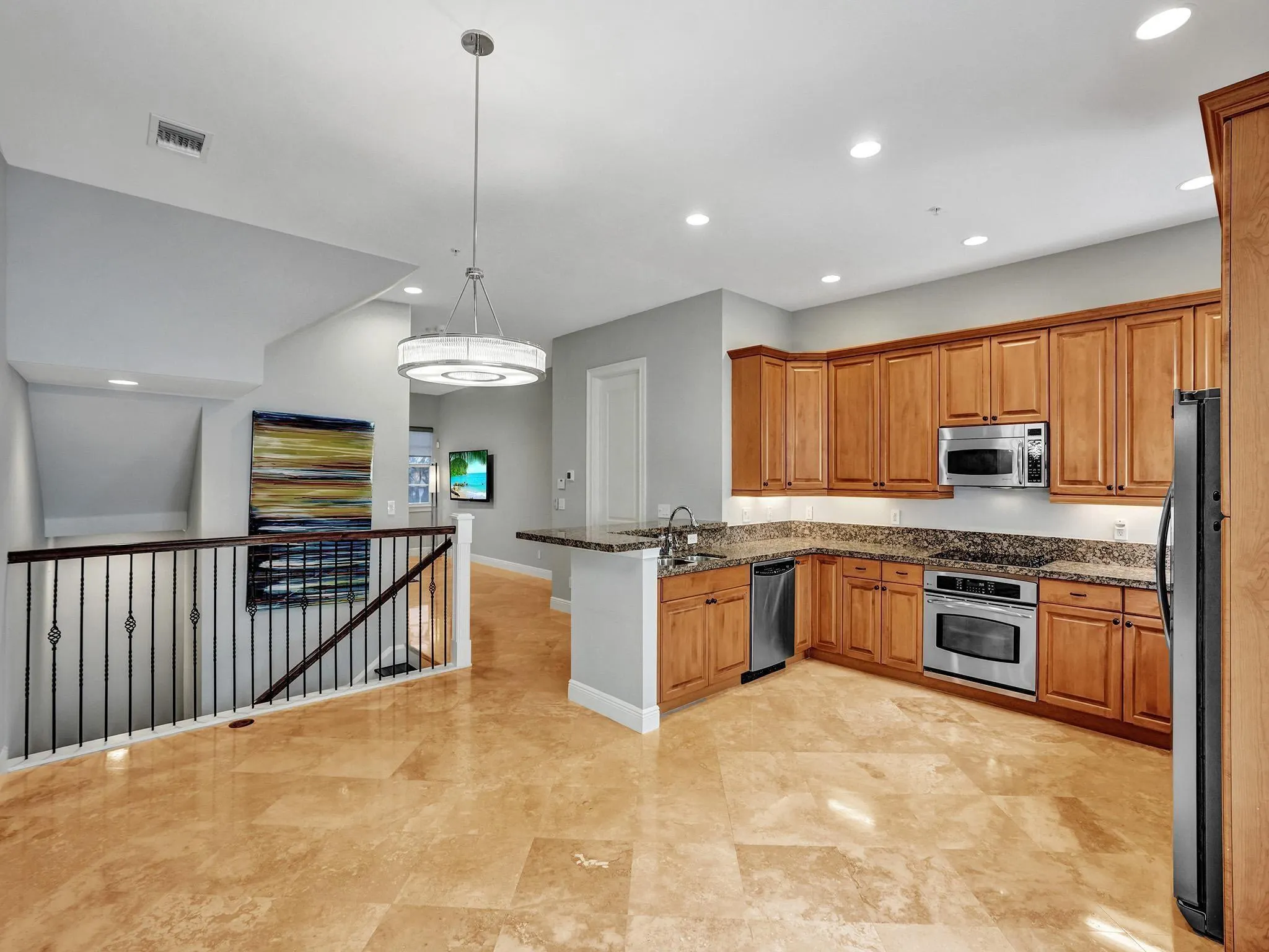 58 Via Floresta Dr