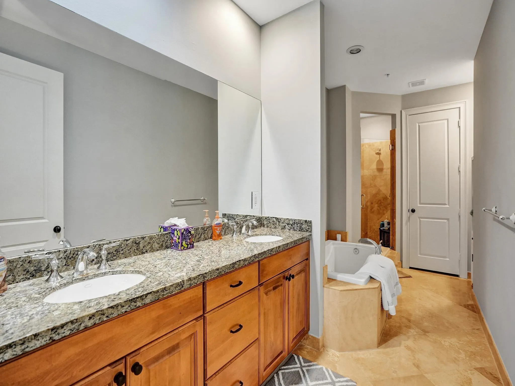 58 Via Floresta Dr