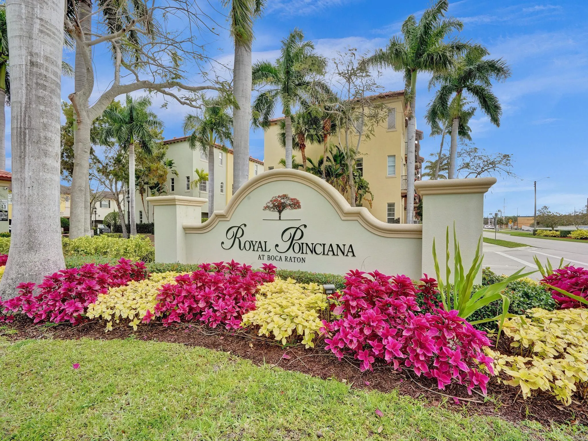 58 Via Floresta Dr