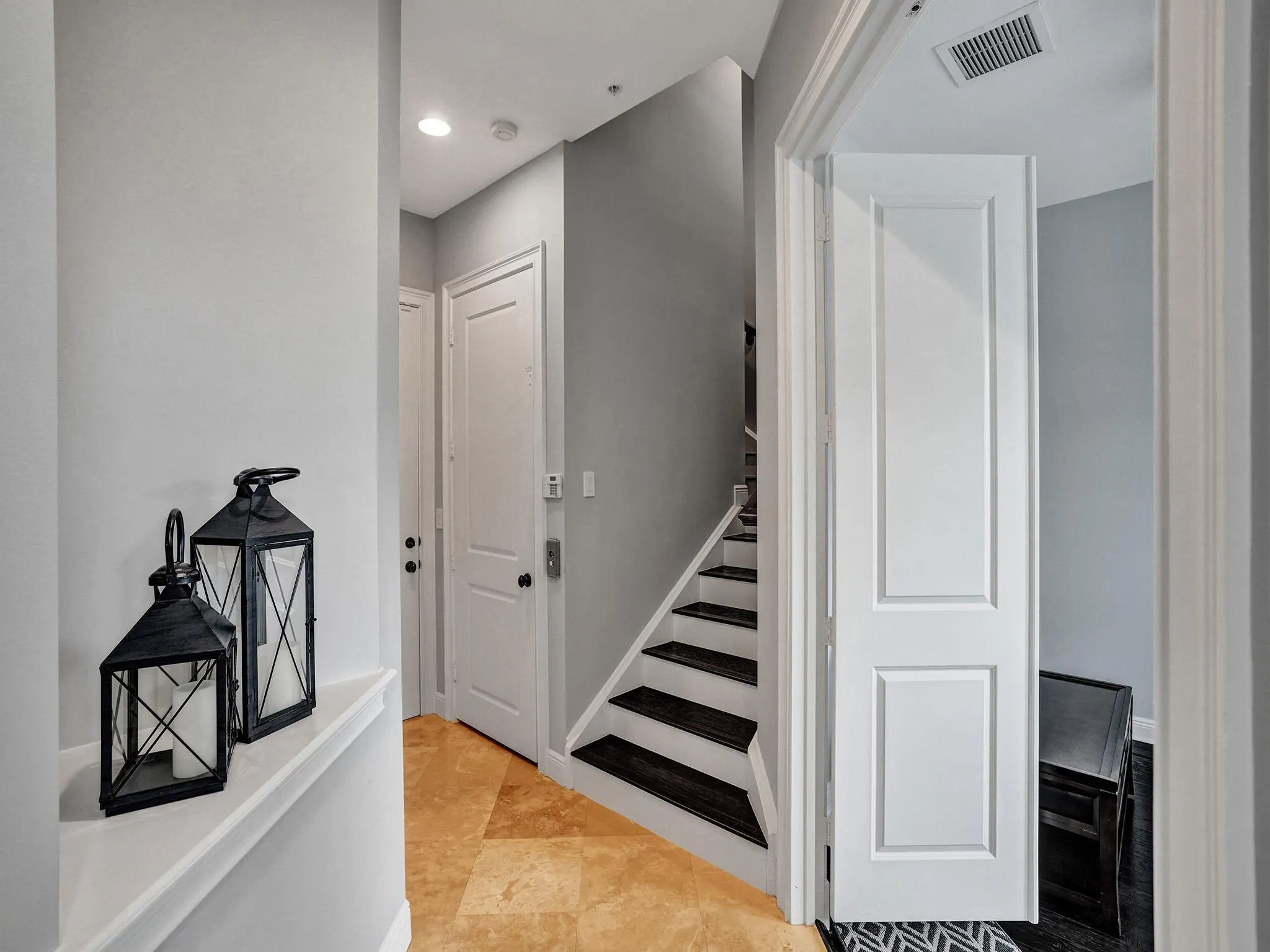 58 Via Floresta Dr