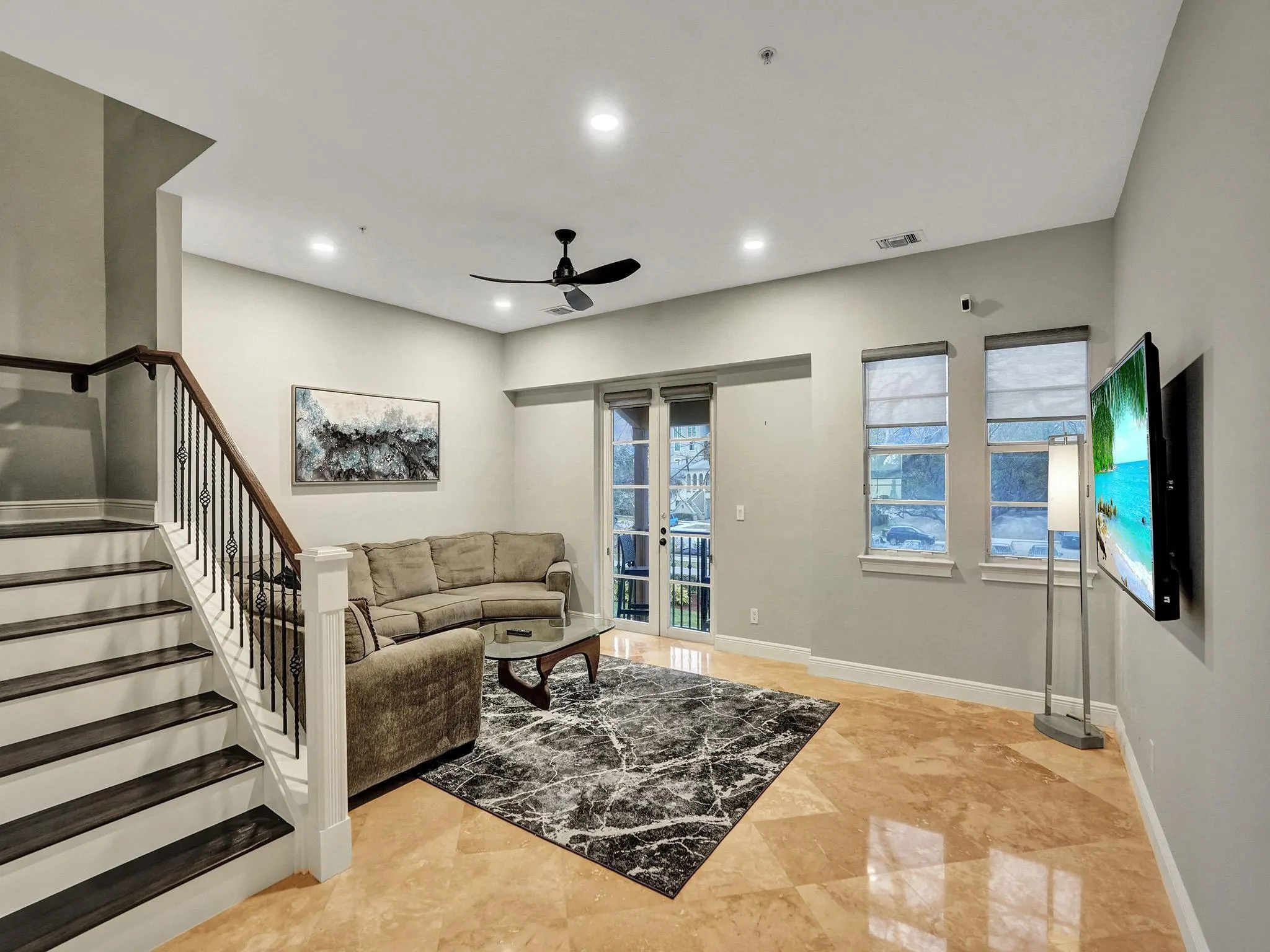 58 Via Floresta Dr