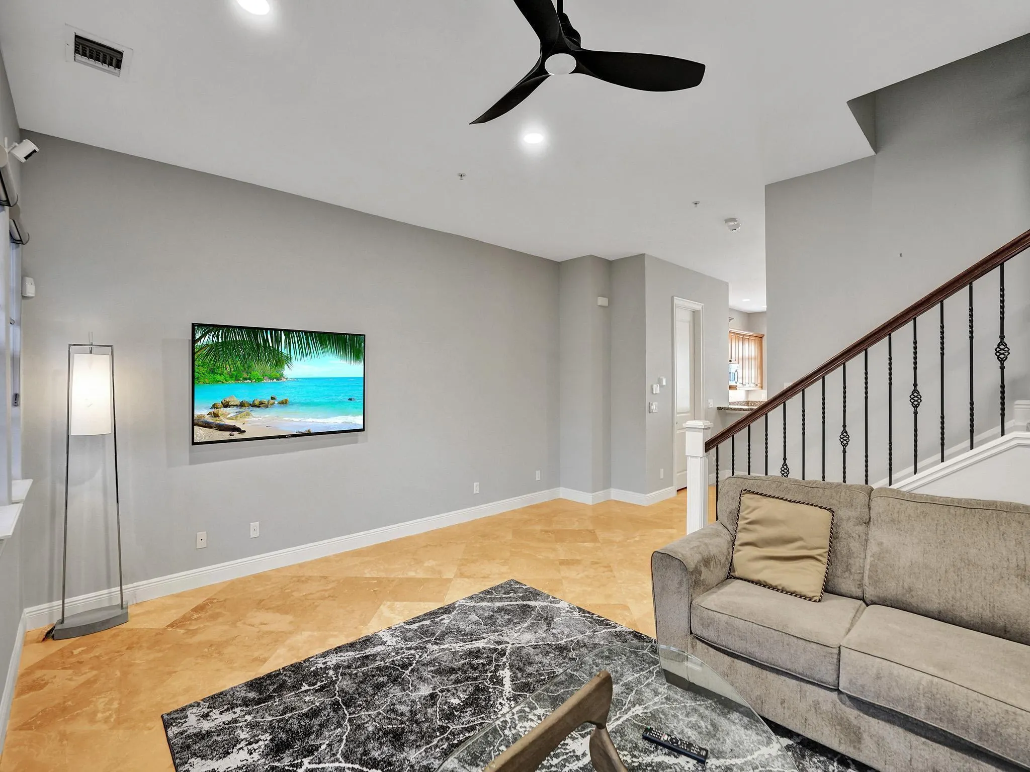 58 Via Floresta Dr