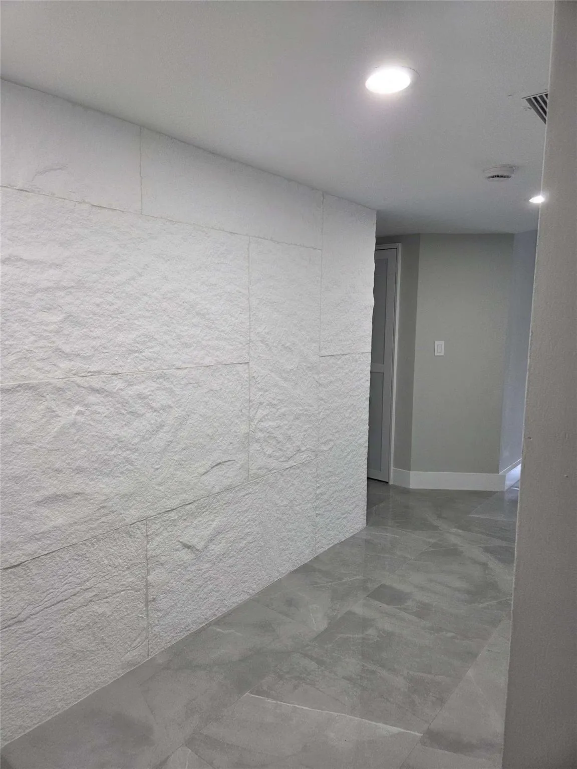 1502 Cayman Way, #C2