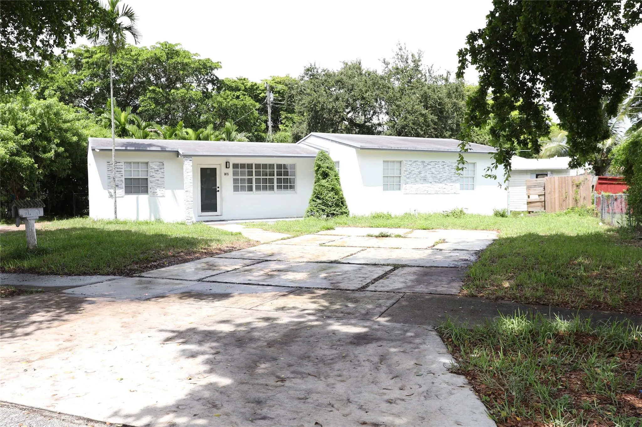 3075 NW 68th St