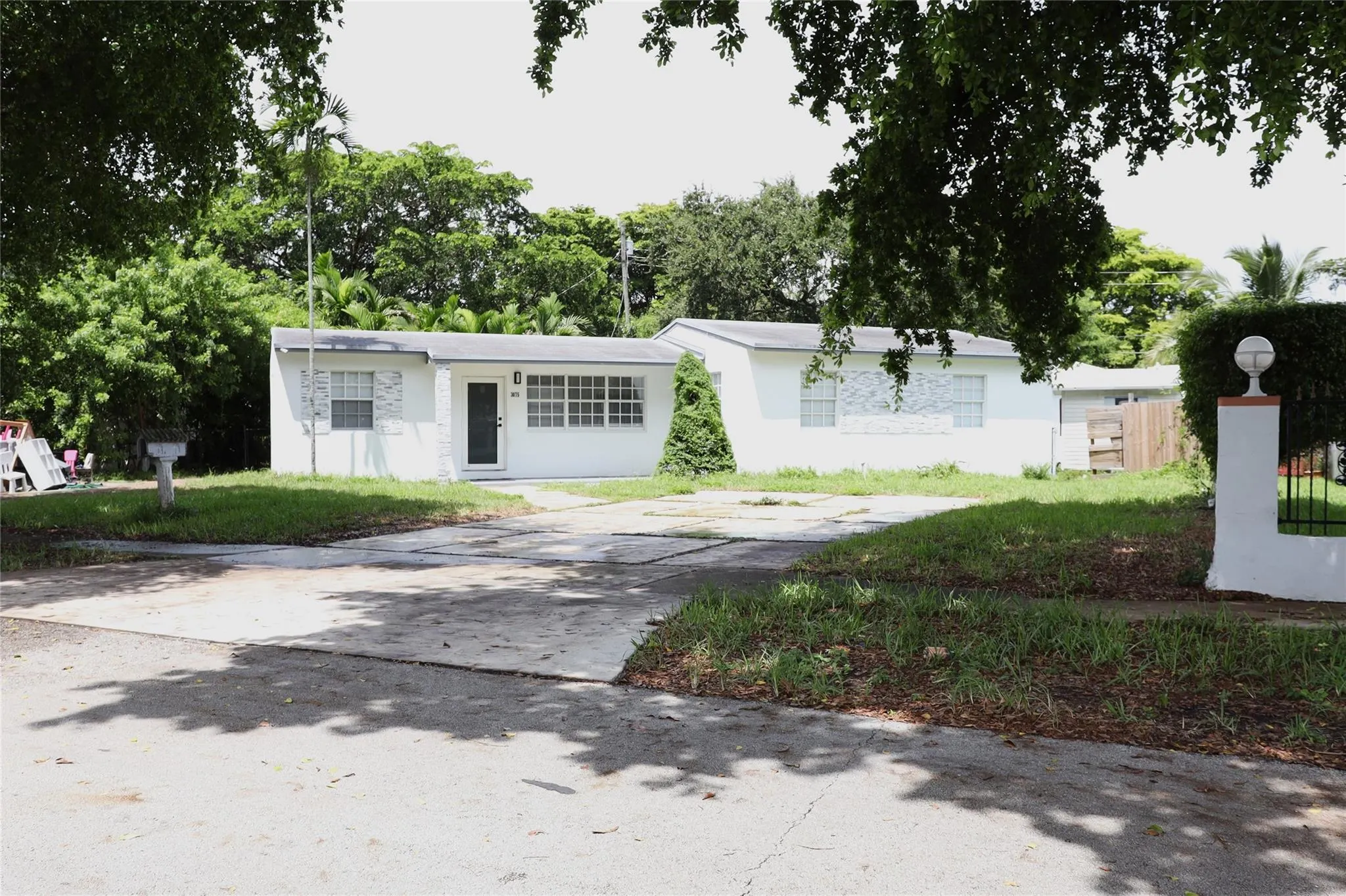 3075 NW 68th St