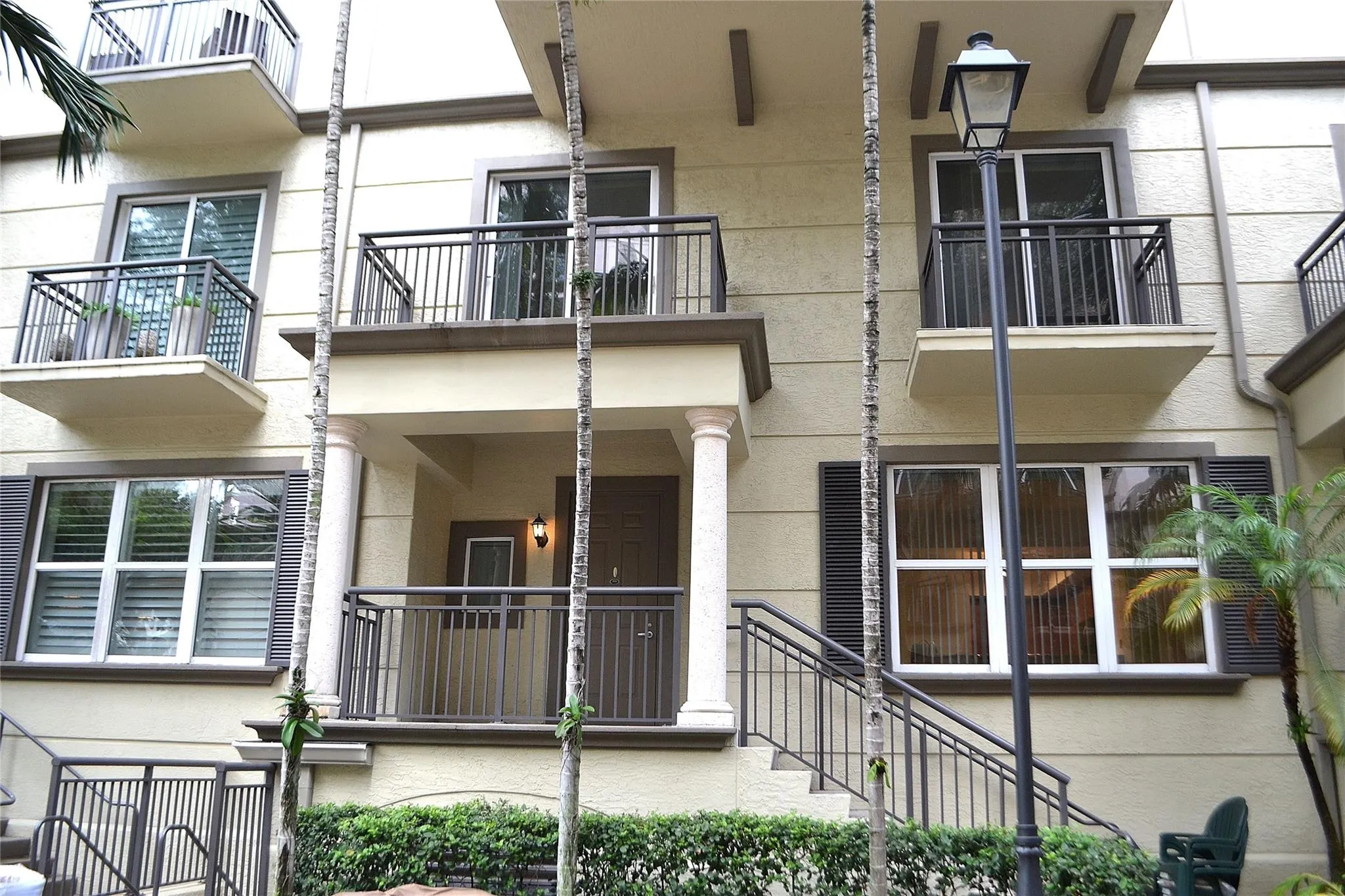 2617 NE 14th Ave, #106