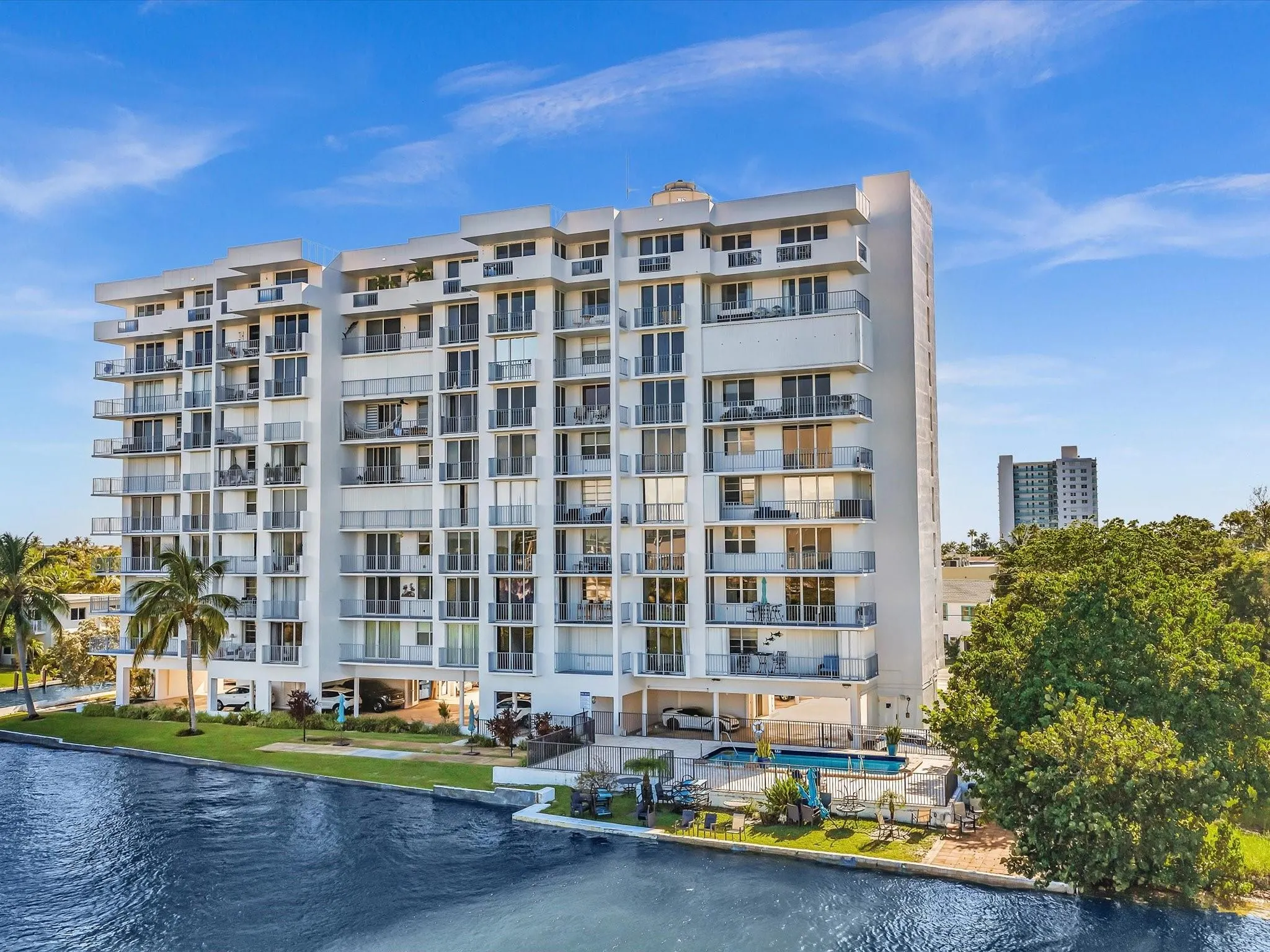 1609 N Riverside Dr, #204