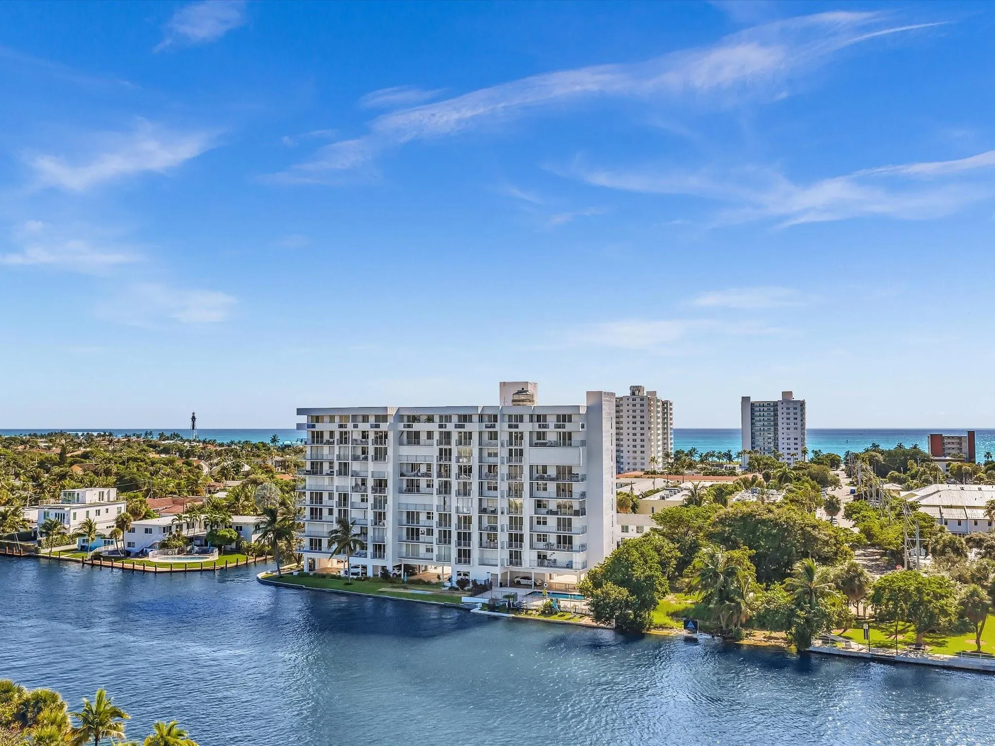 1609 N Riverside Dr, #204