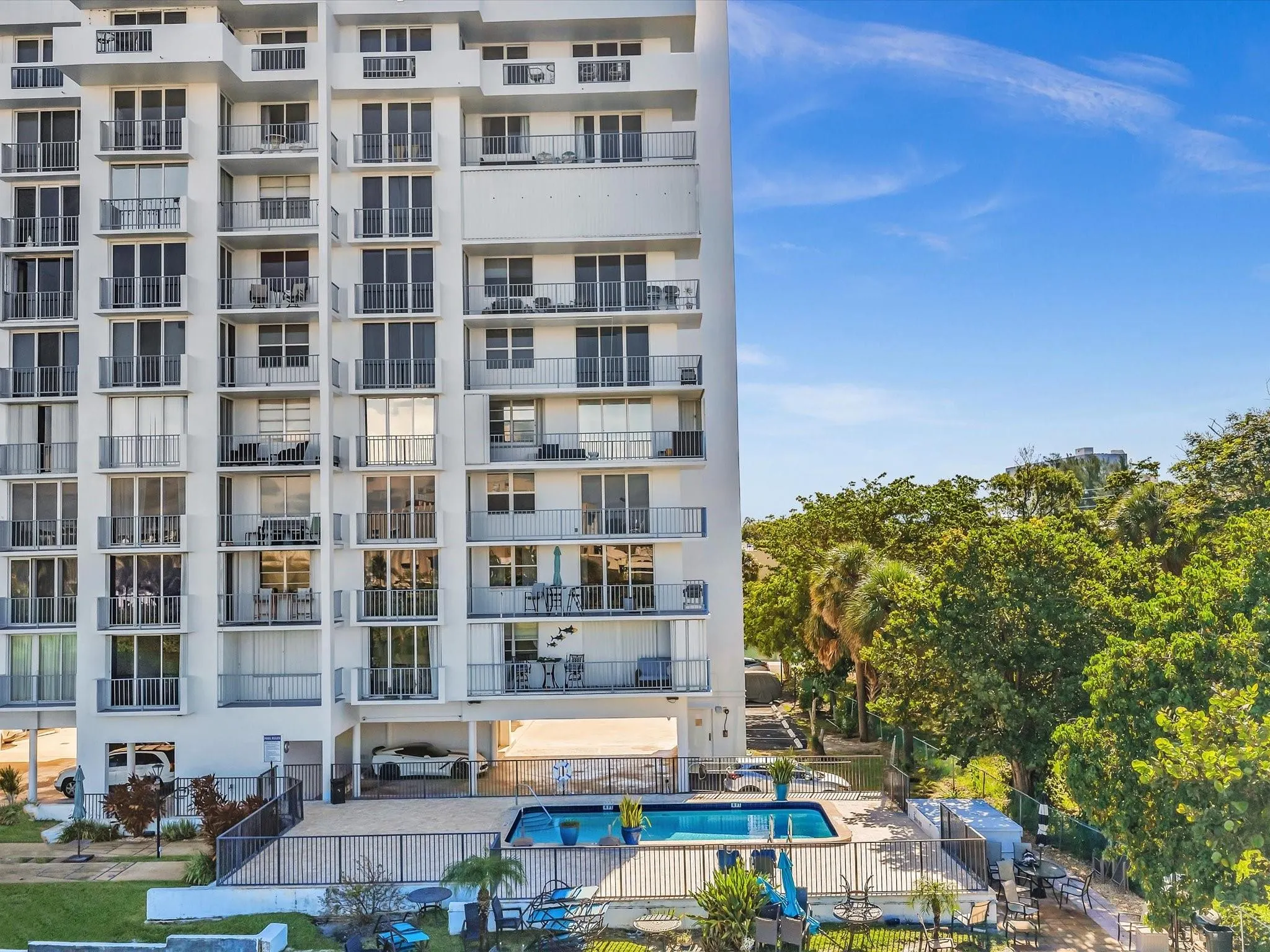 1609 N Riverside Dr, #204
