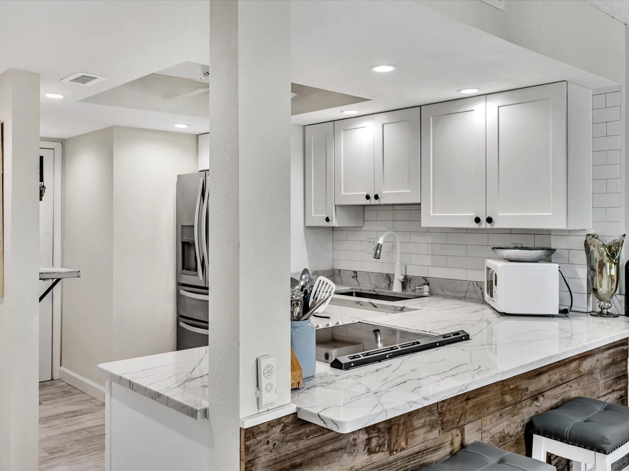 1609 N Riverside Dr, #204