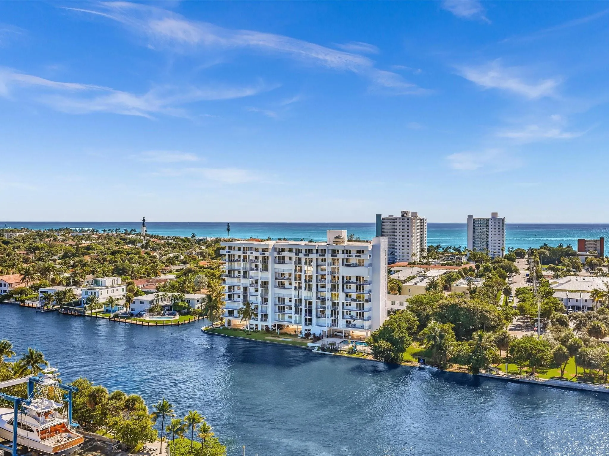 1609 N Riverside Dr, #204