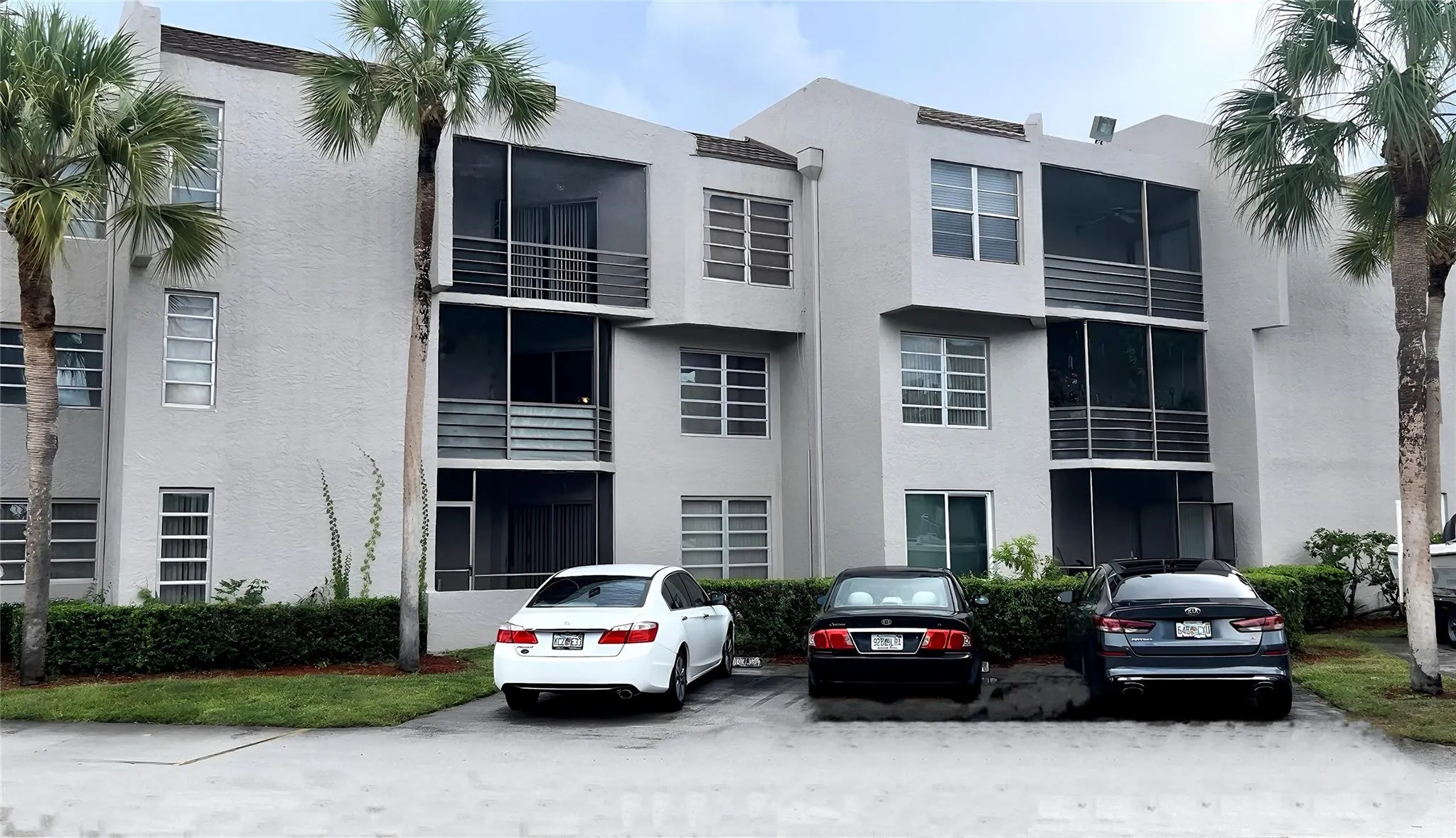 3100 Riverside Dr, #307