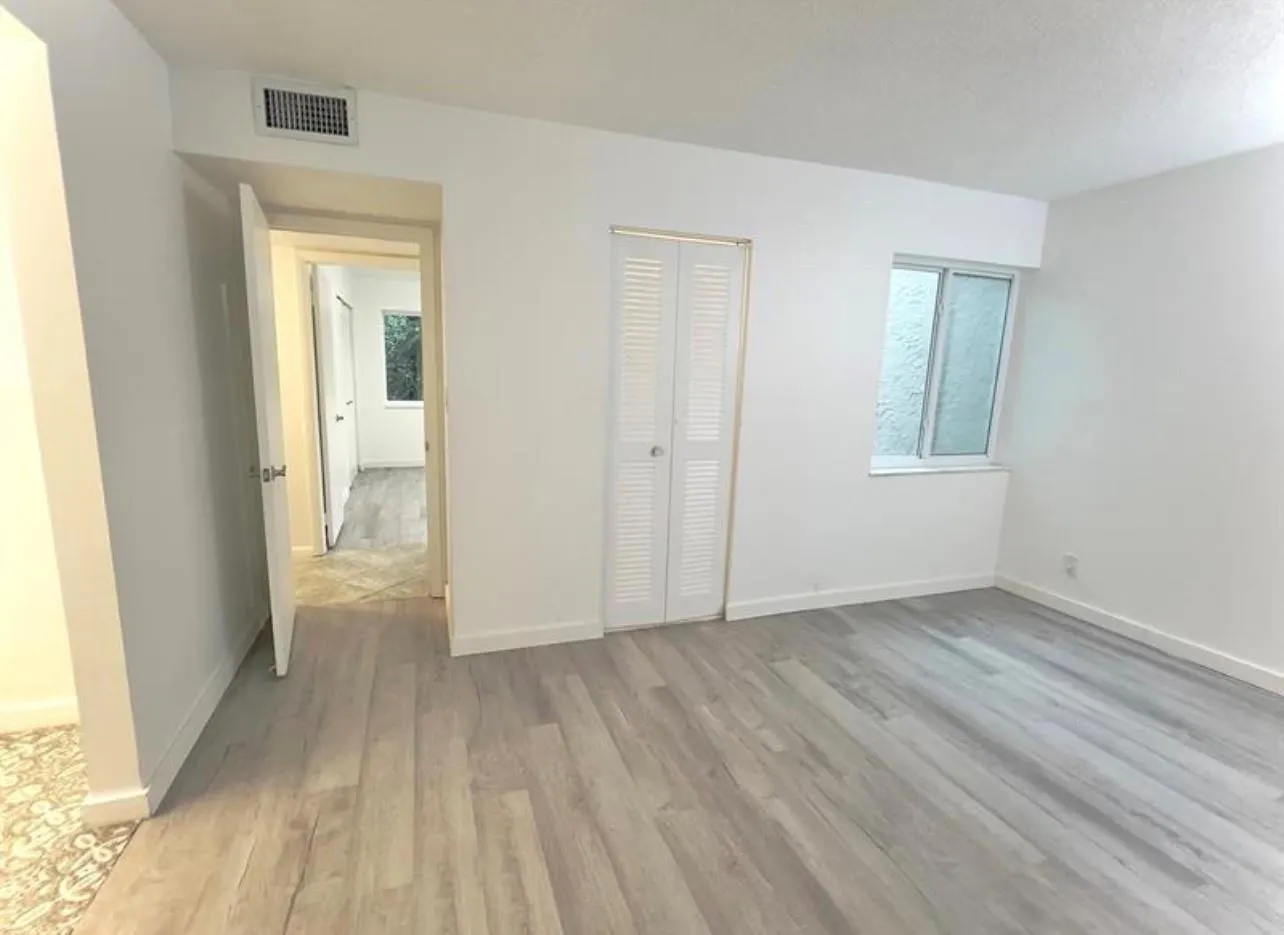 3100 Riverside Dr, #307
