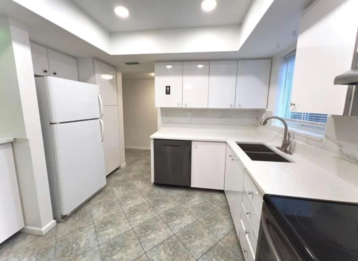 3100 Riverside Dr, #307