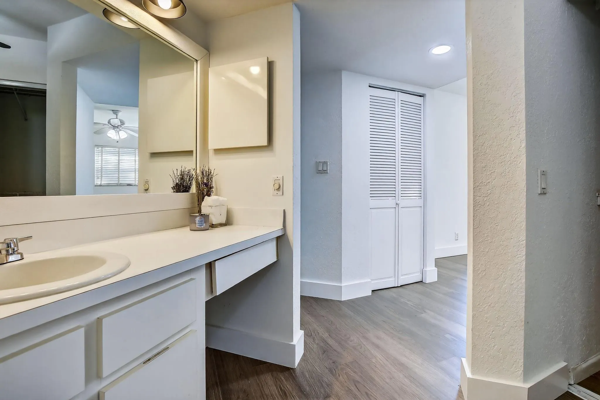 10451 W Broward Blvd, #108