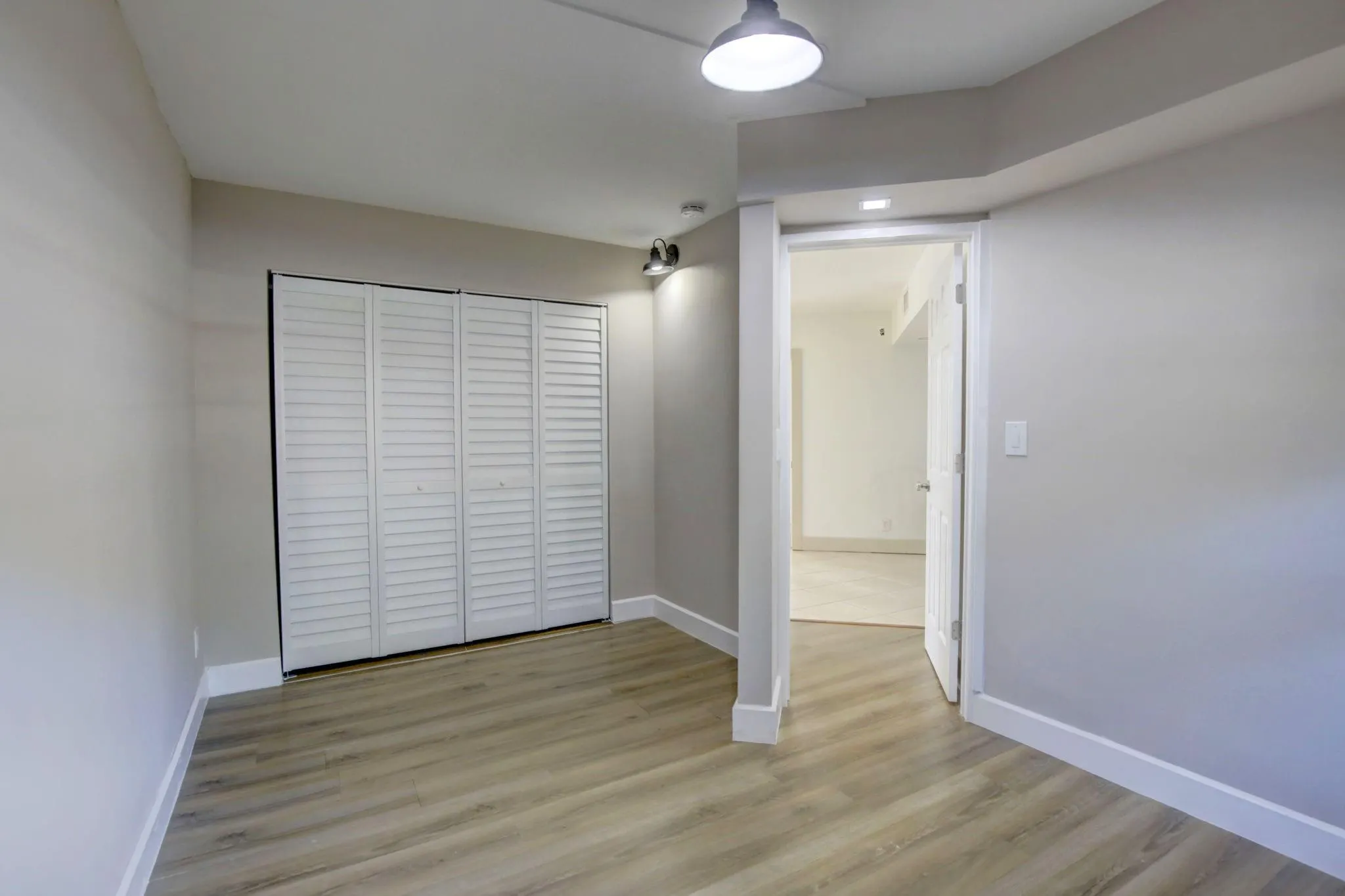 10451 W Broward Blvd, #108