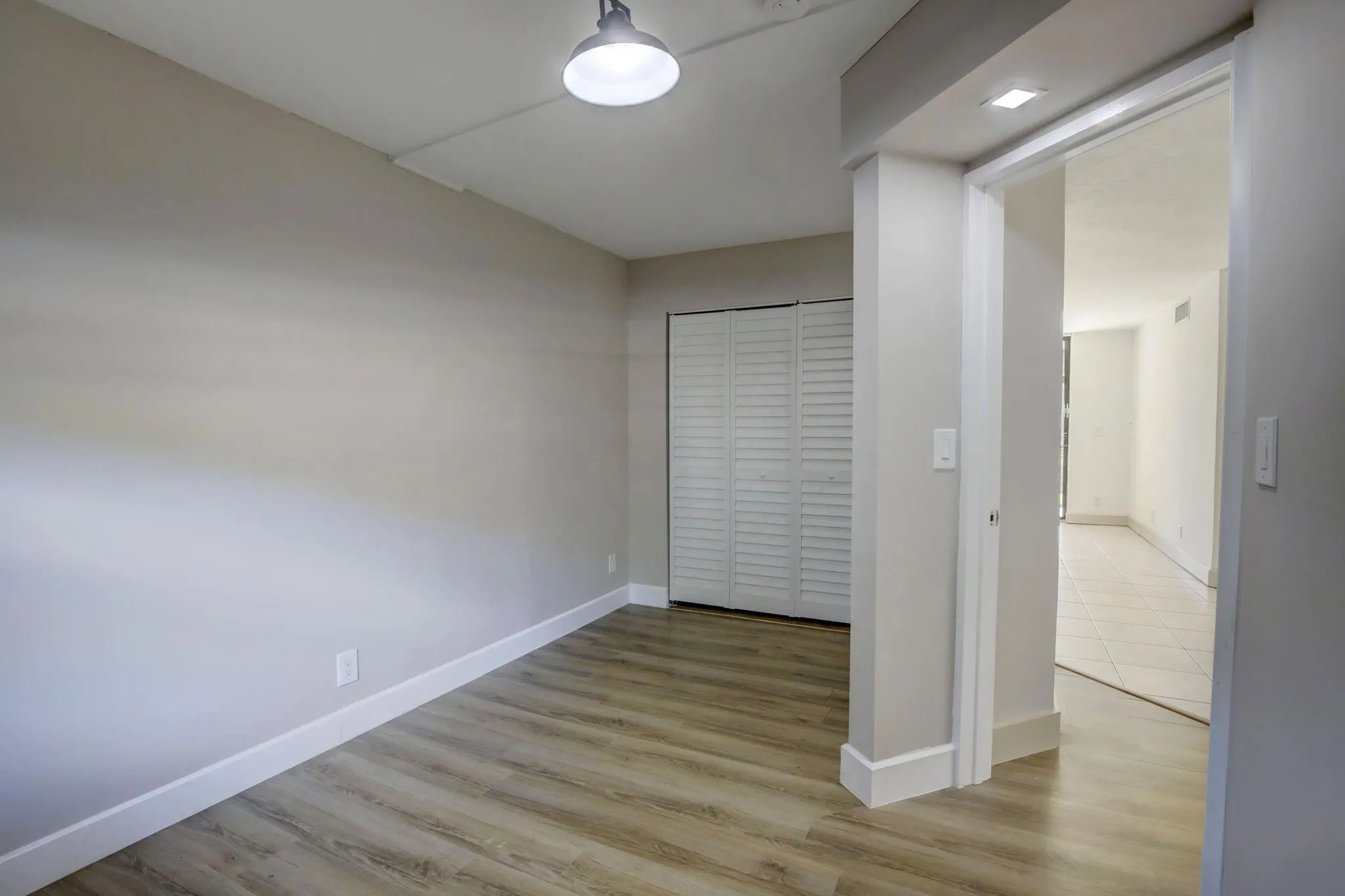 10451 W Broward Blvd, #108