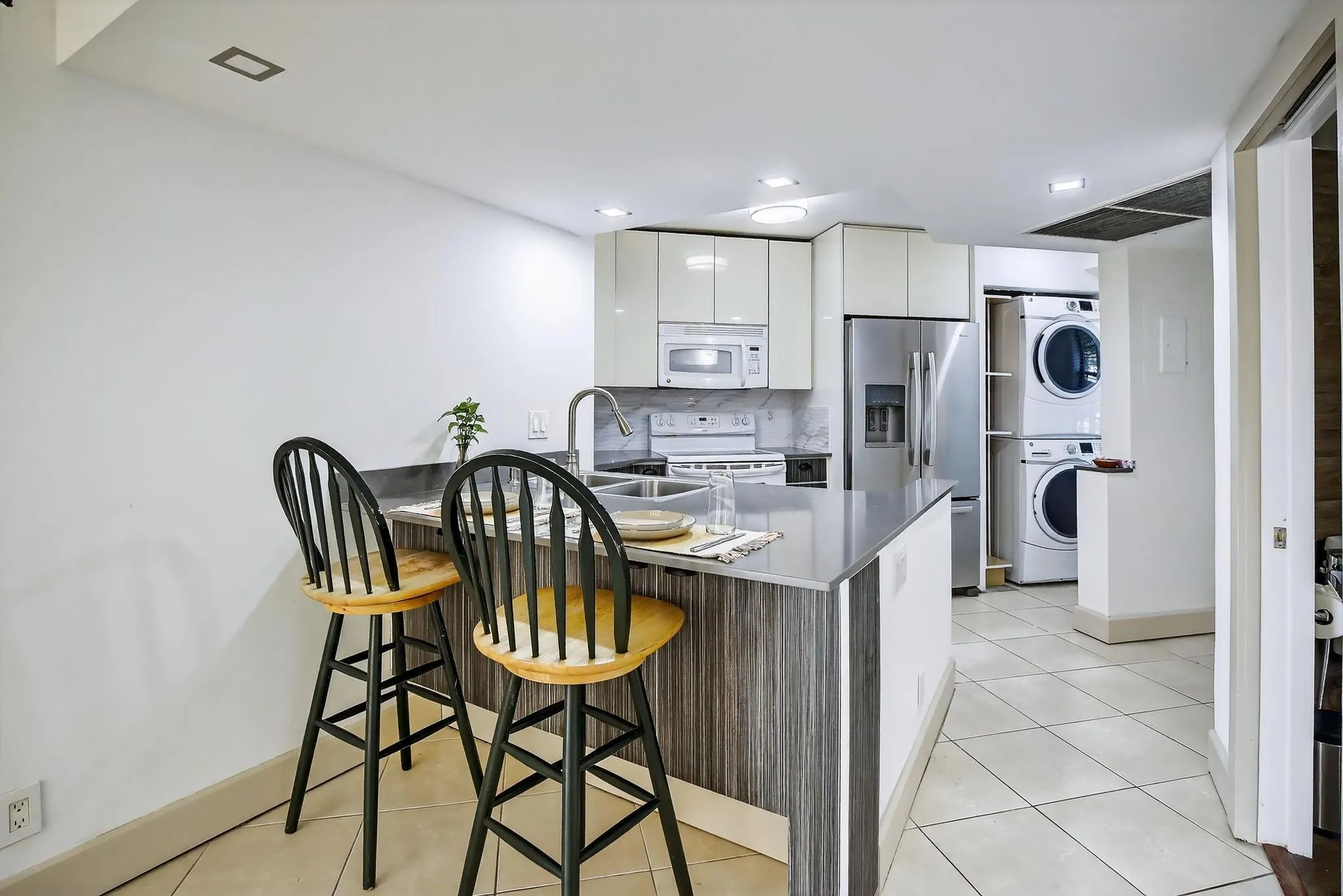 10451 W Broward Blvd, #108