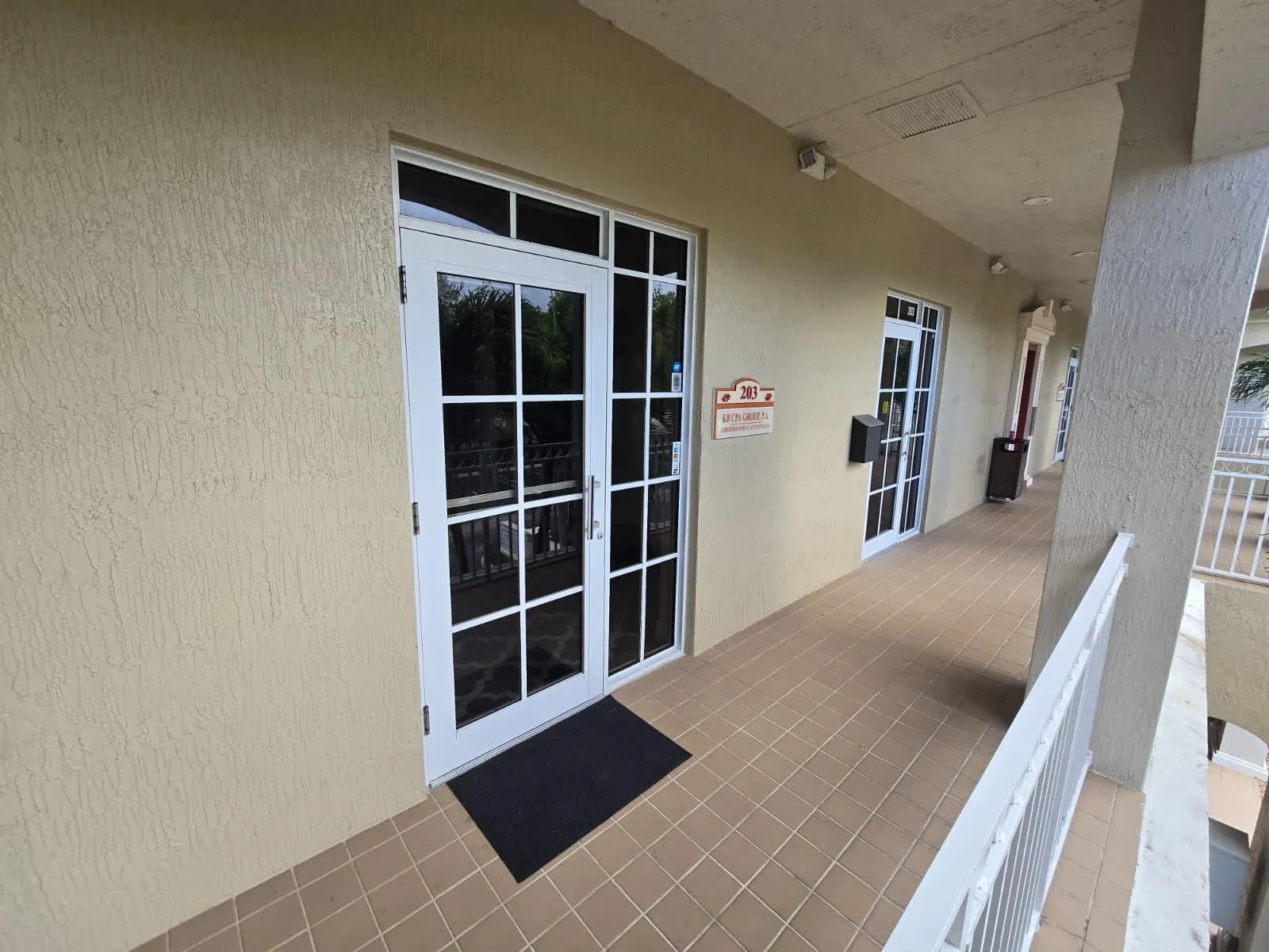 5401 N University Dr, #203