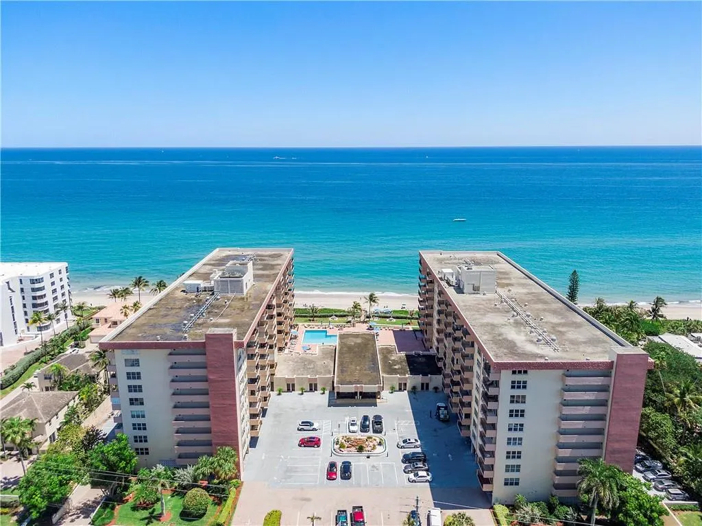 1149 Hillsboro Mile, #304