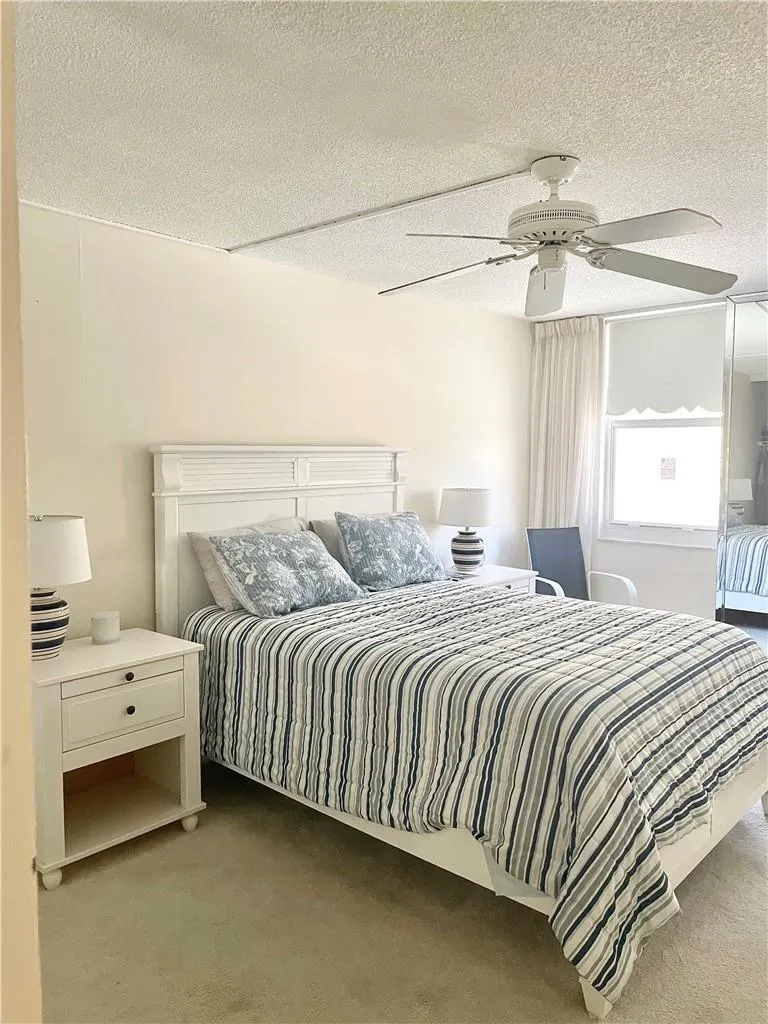 1149 Hillsboro Mile, #304