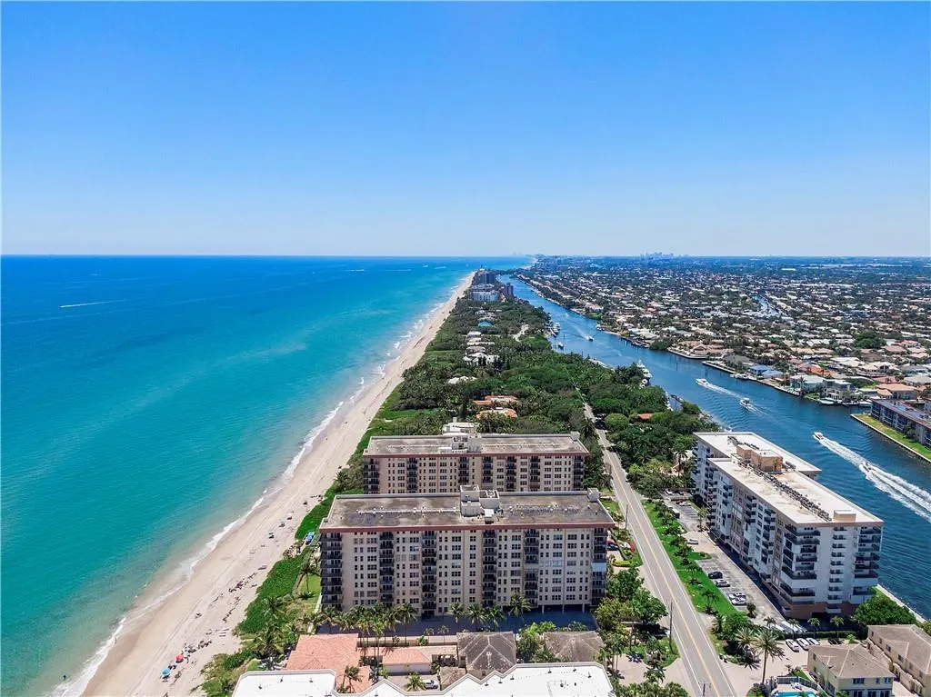 1149 Hillsboro Mile, #304