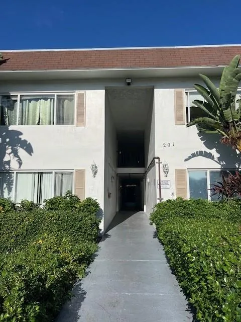 201 SE 6th Ave, #13