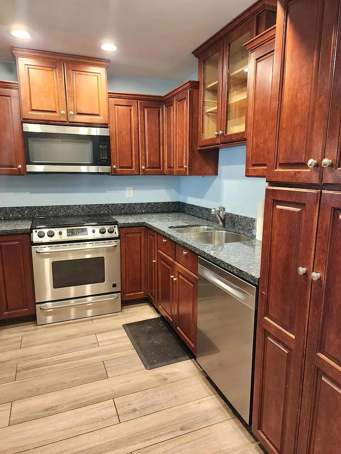 919 SE 13TH ST, #2
