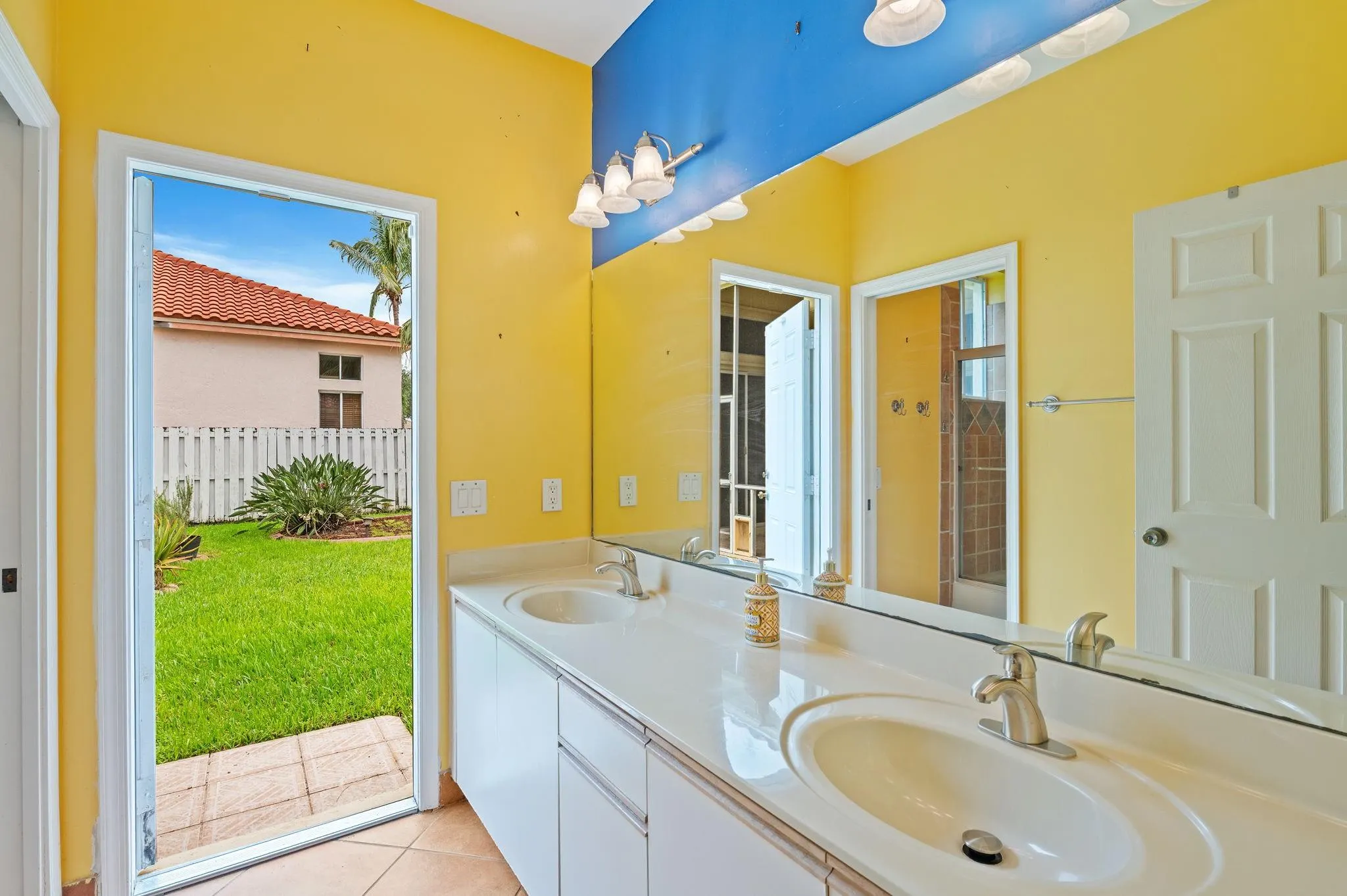 833 Heritage Drive